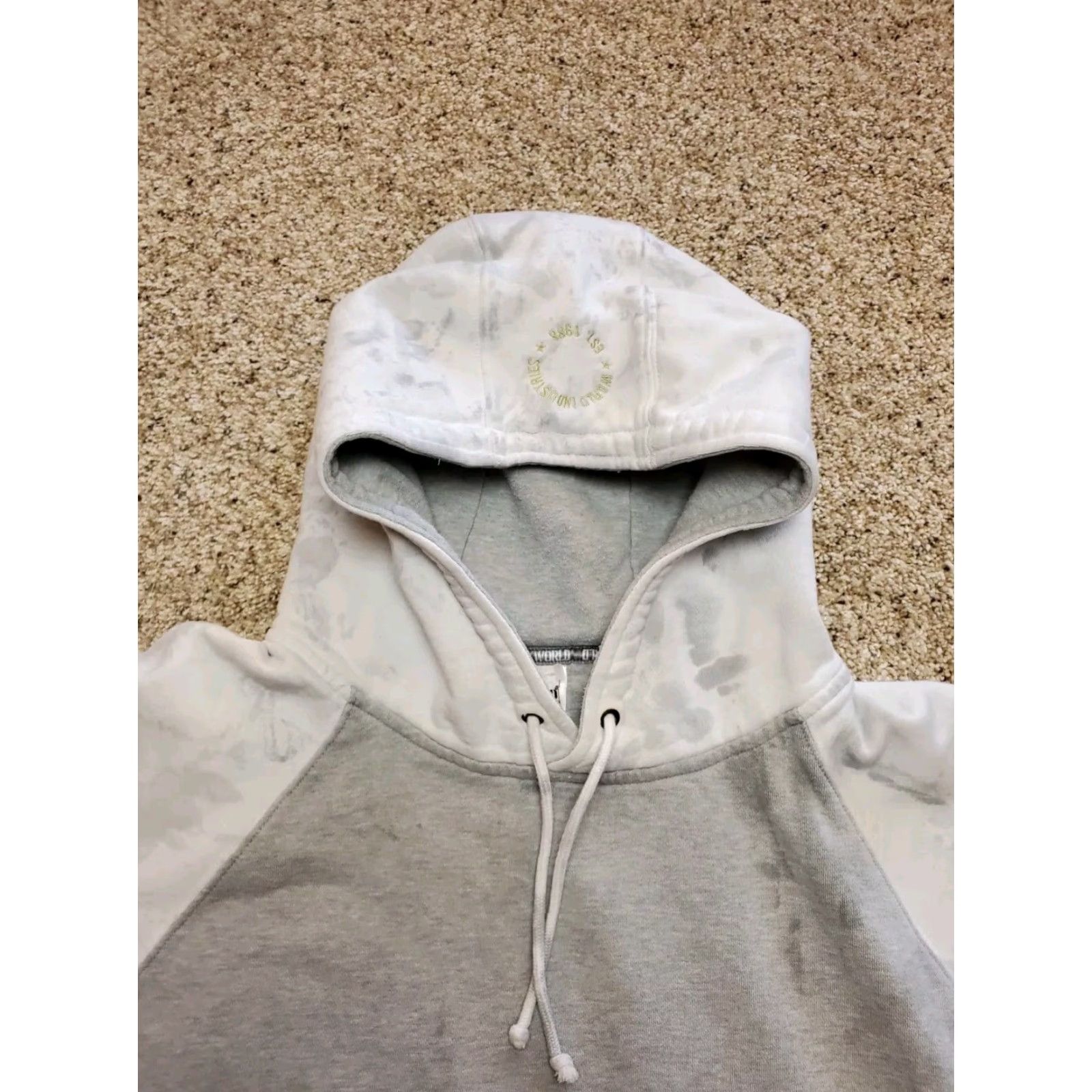 World Industries VINTAGE World Industries Hoodie Men Large Gray Pullover Distressed Y2K Stars Embroidered Regular Fit Zip Sweater Sweatshirt - Mens Size US L / EU 52-54 / 3 - 7 Thumbnail
