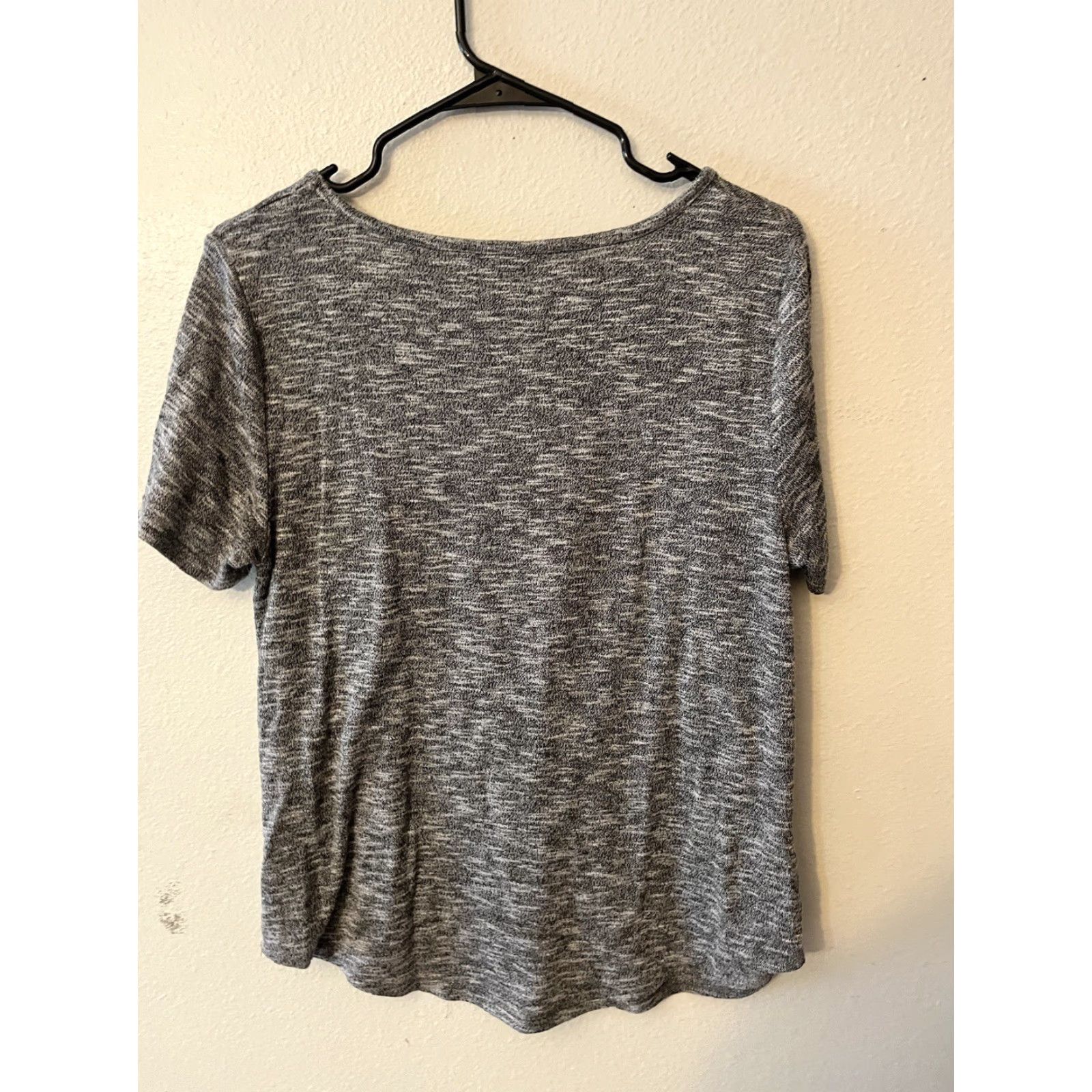 Juicy Couture Juicy Couture Gray Knit T-Shirt Short Sleeve Rhinestone Embellished Size M Women Vintage? (But must not add new info) Size M / US 6-8 / IT 42-44 - 2 Thumbnail