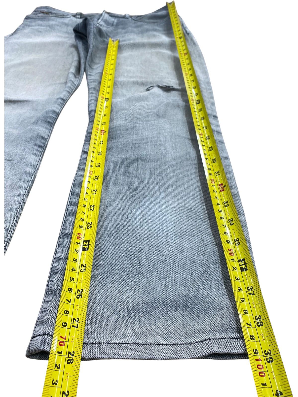Hugo Boss Hugo Boss Brand Faded Wash Style Loose Jeans Size US 34 / EU 50 - 9 Thumbnail