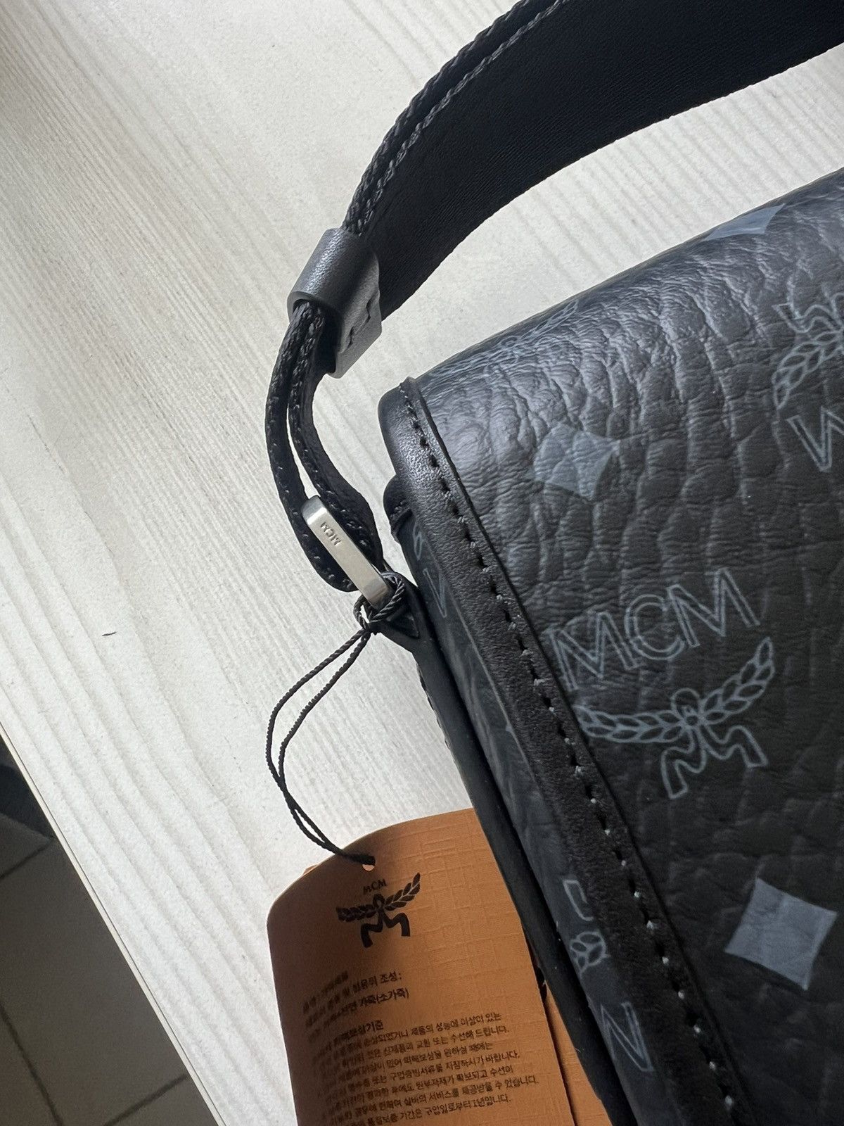 MCM Aren Messenger in Visetos Size ONE SIZE - 8 Thumbnail