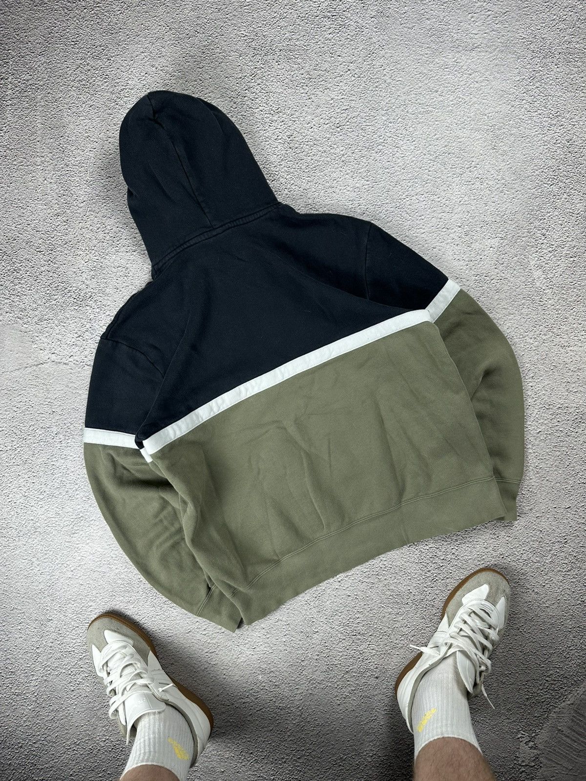 Nike Vintage Nike Hoodie Faded Y2K Sportwear Style Size L Size US L / EU 52-54 / 3 - 5 Thumbnail
