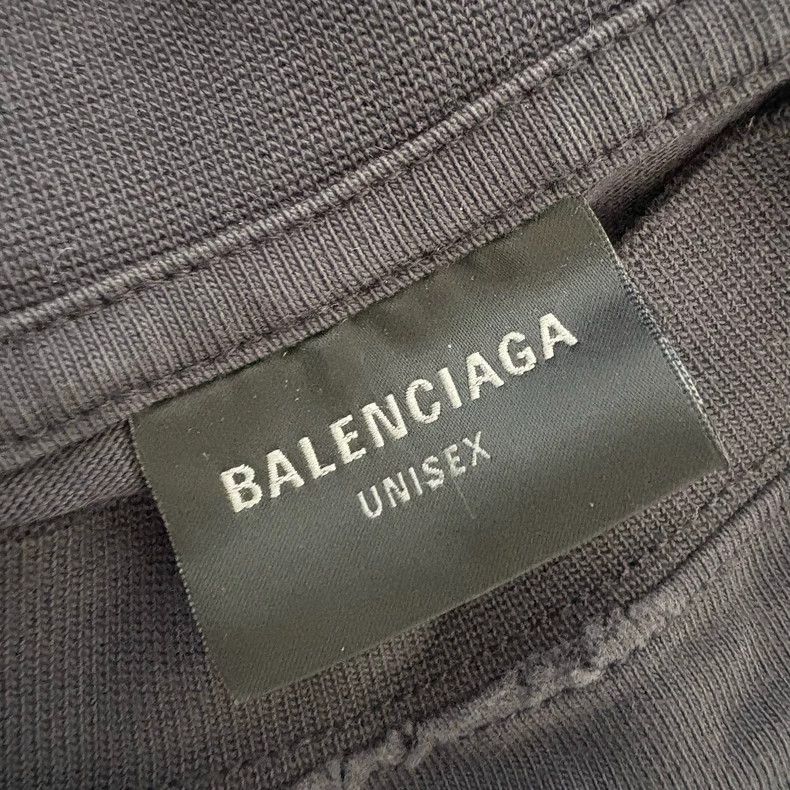 Balenciaga Balenciaga bekind Embroidered Destroyed Logo Distressed Lo Size US M / EU 48-50 / 2 - 3 Thumbnail