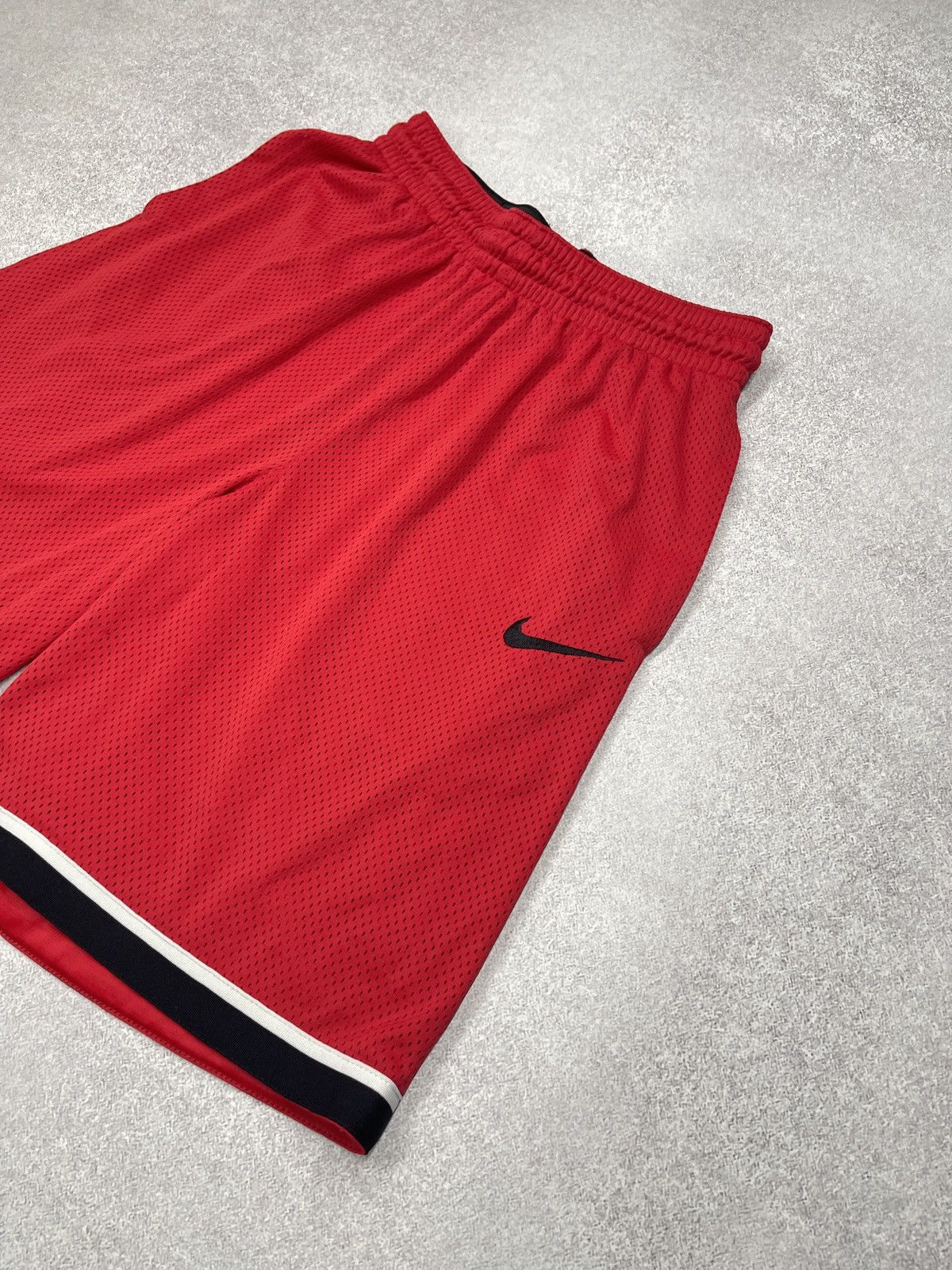 Nike Mens Nike Dri Fit Red Shorts To the grid Size M Sportswear Size US 32 / EU 48 - 3 Thumbnail