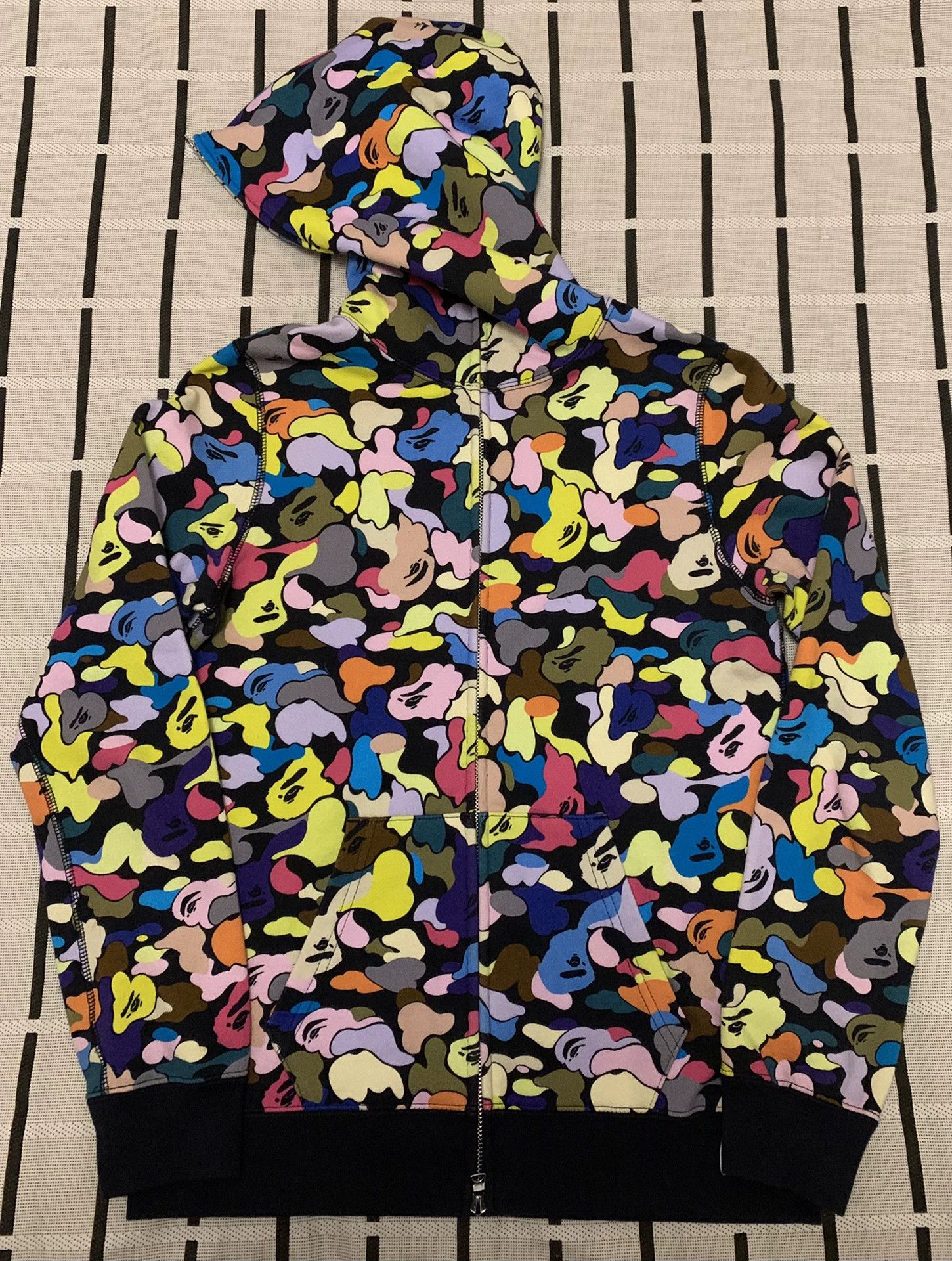 Bape Bape Camo Rainbow Multi Hoodie S Men Size US S / EU 44-46 / 1 - 1 Thumbnail