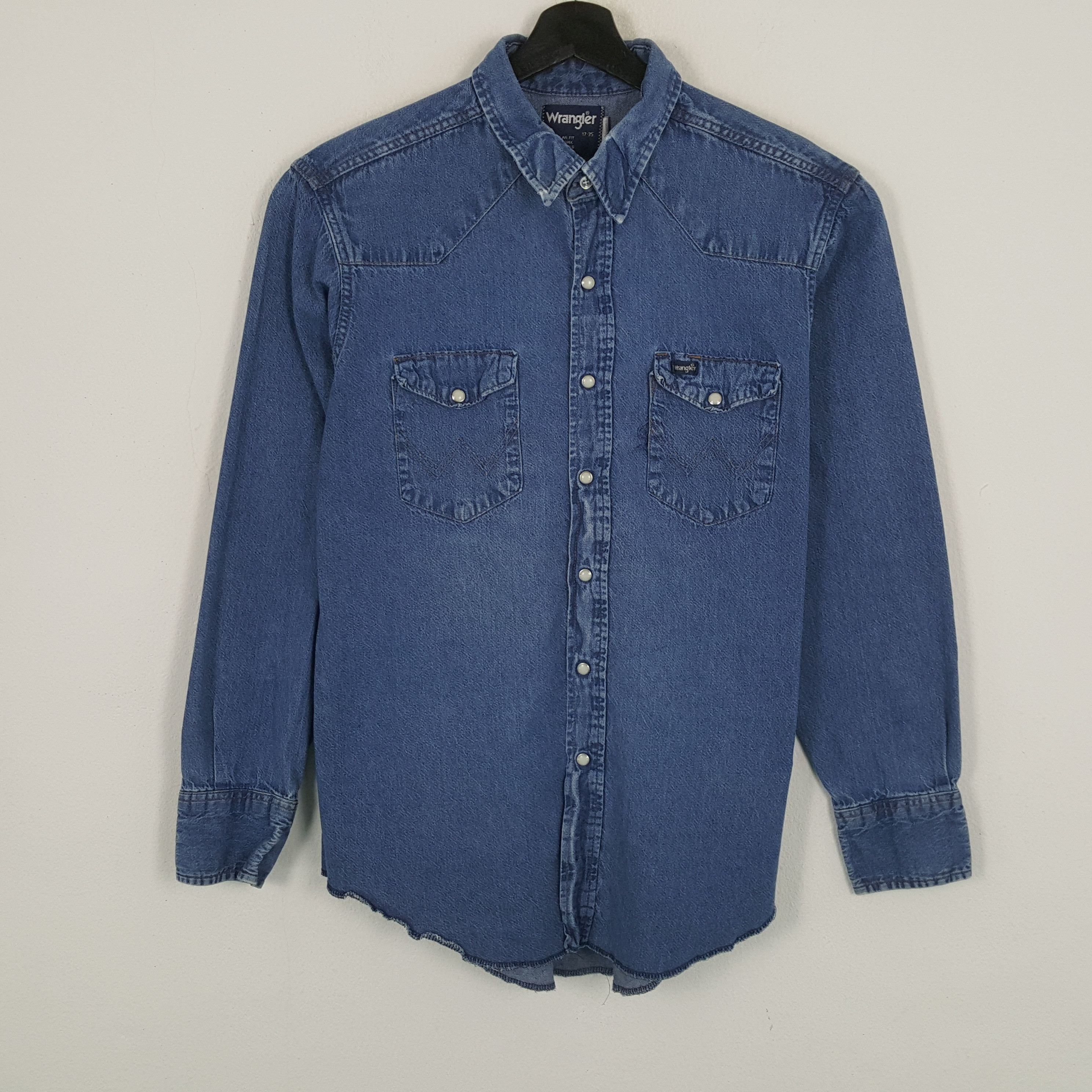 Vintage × Wrangler WRANGLER Double Pocket Casual Style Denim Shirt Size US XL / EU 56 / 4 - 1 Thumbnail