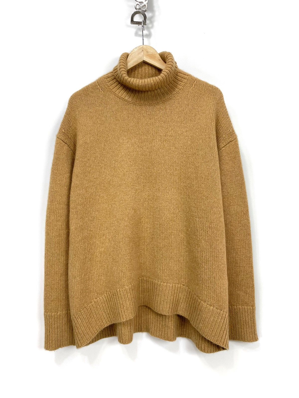 Celine Rare Vintage CELINE Cashmere Turtleneck Sweater – RelaxedFit Size S / US 4 / IT 40 - 1 Thumbnail