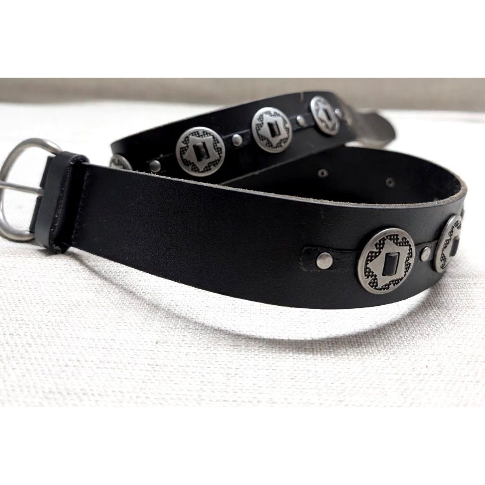 Vintage VINTAGE studded belt CONCHO western 32 black leather COWHIDE motorcycle belt Men XS? Size 32 - 6 Thumbnail