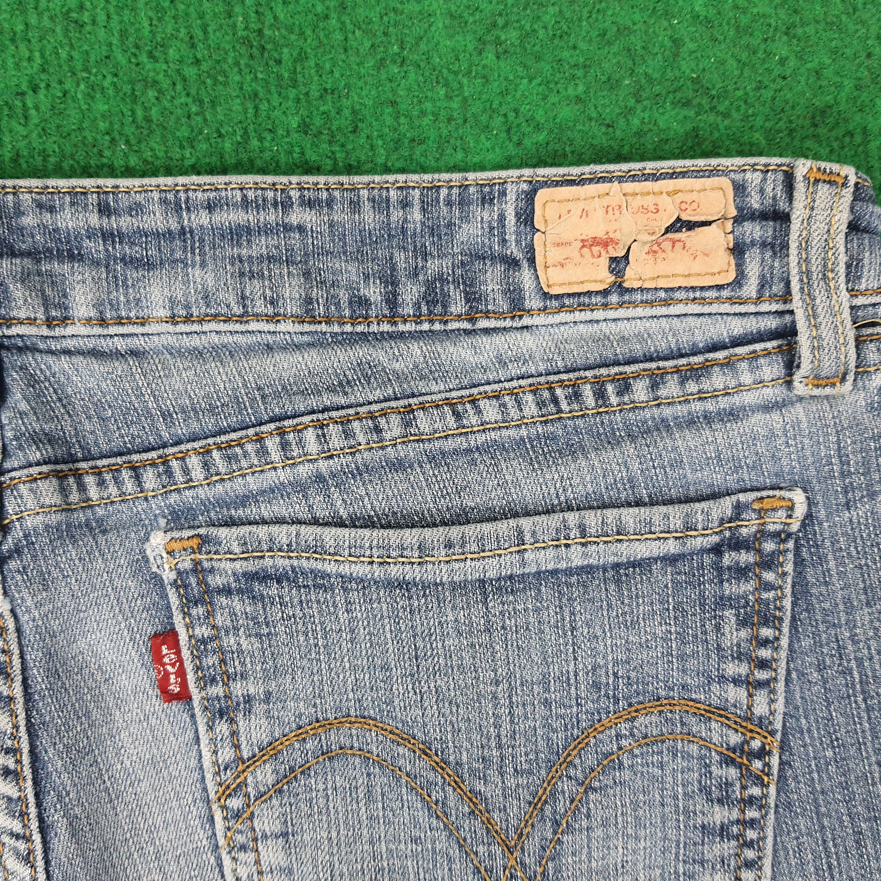 Levi's Vintage Levi's 524 Jeans Distressed Jeans C244N9 Size 35" - 5 Thumbnail