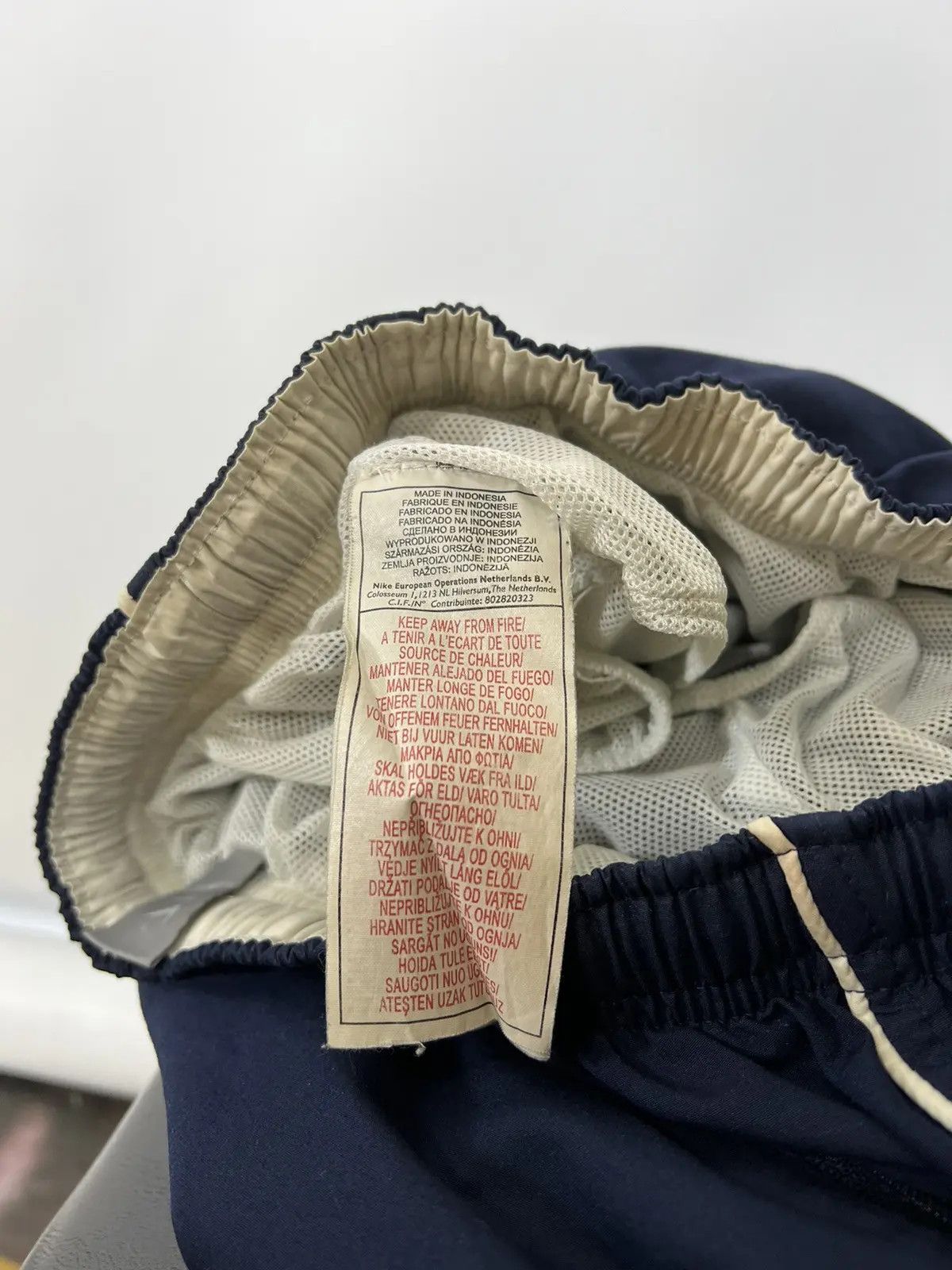 Nike Vintage Nike streetwear shorts Size US 35 - 6 Thumbnail