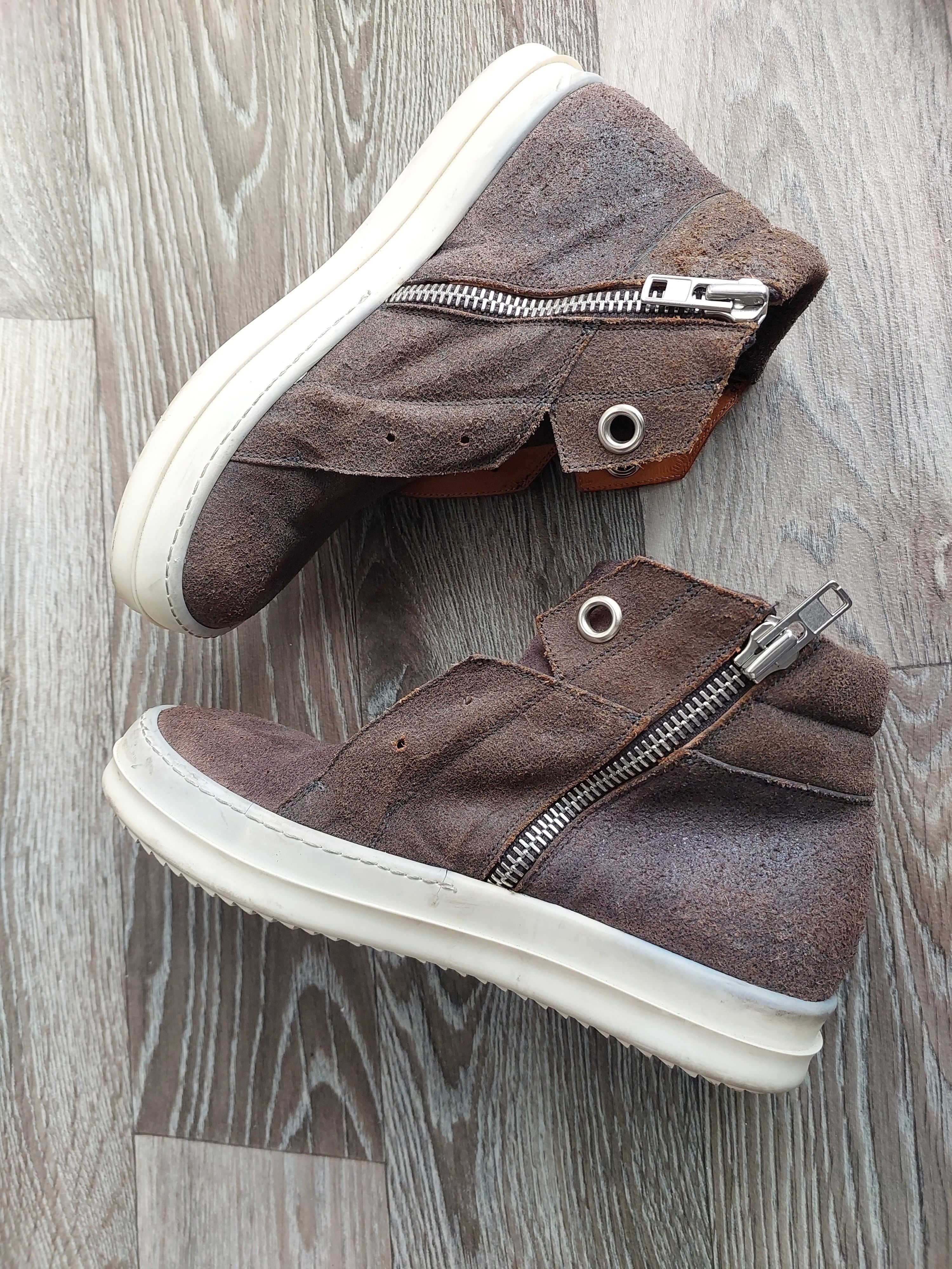 Rick Owens Rick Owens Island Dunk shoes in a brown suede colorway. Size US 6 / IT 36 - 8 Thumbnail