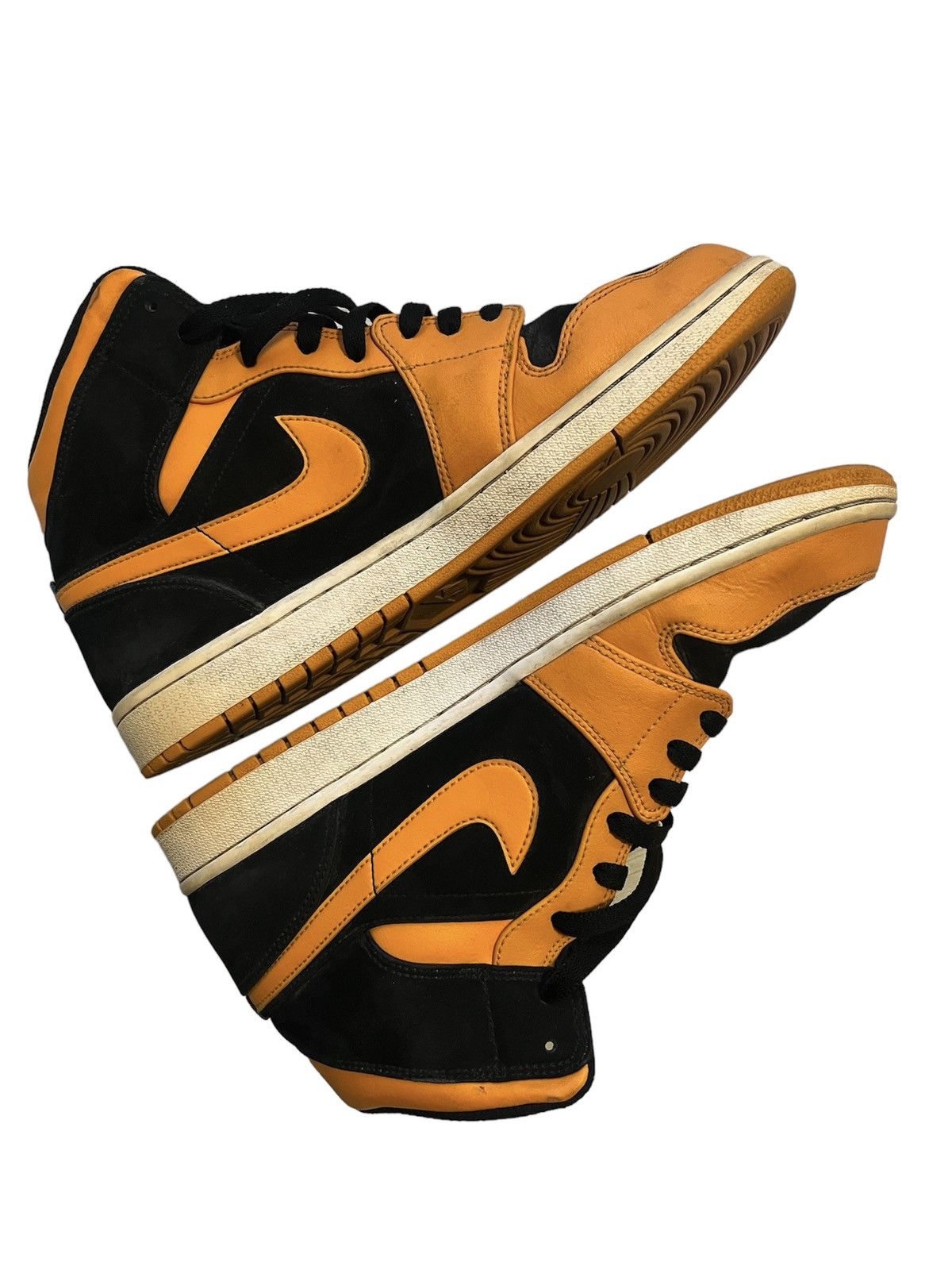 Nike JORDAN 1 MID BLACK ORANGE PEEL - SAIL Size US 10 / EU 43 - 4 Thumbnail