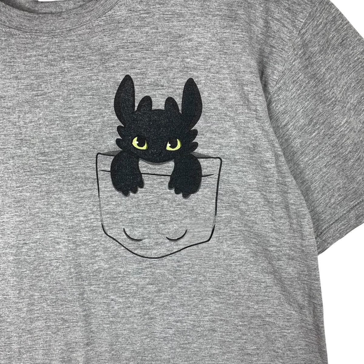 Vintage HOW TO TRAIN YOUR DRAGON Toothless In Pocket Tee Shirt Top Size L / US 10 / IT 46 - 4 Thumbnail