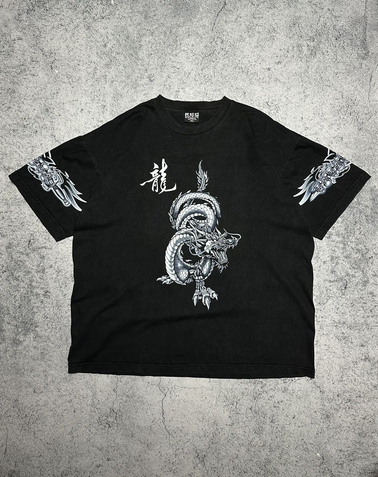 Vintage Vintage REO Rock Dragon Yin Yang Skulls T-Shirt Size US XL / EU 56 / 4 - 1 Thumbnail