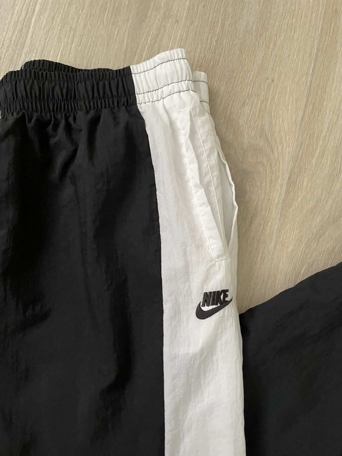 Nike Nike neylon pants Size US 38 / EU 54 - 2 Thumbnail