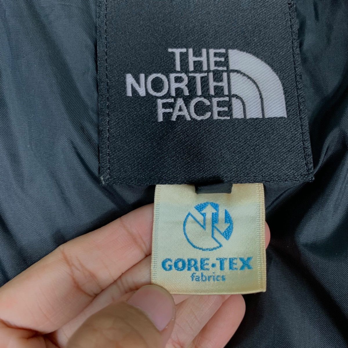The North Face THE NORTH FACE Goretex Yellow Hooded Jacket #1420-C64 Size US L / EU 52-54 / 3 - 19 Thumbnail