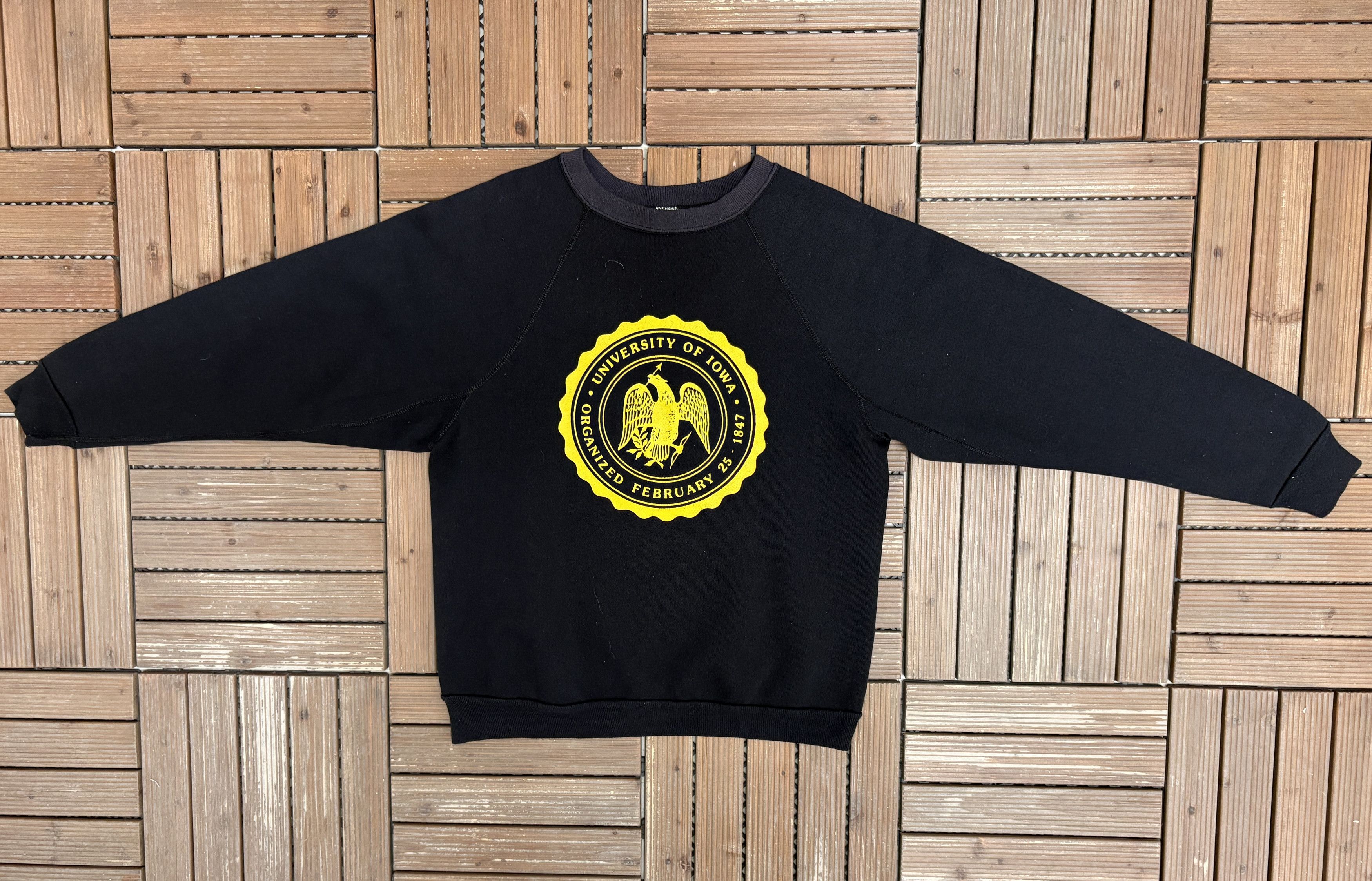 Vintage University of Iowa Hawkeyes Vintage Black Crewneck Sweater Size US L / EU 52-54 / 3 - 5 Thumbnail