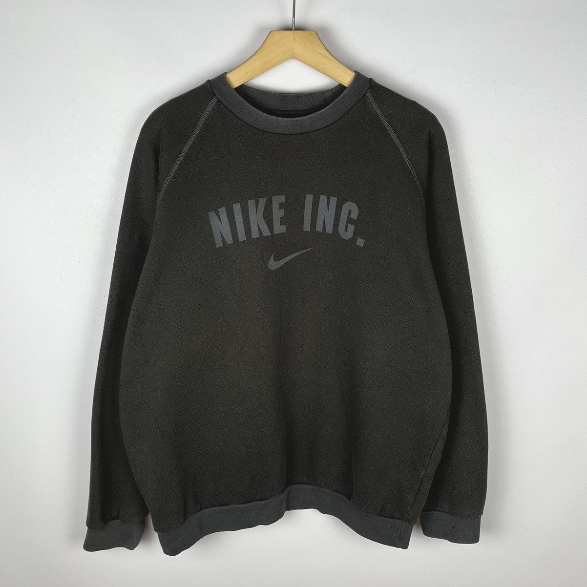 Nike Vintage Nike inc big logo y2k sweatshirt 90’s Size US M / EU 48-50 / 2 - 1 Thumbnail