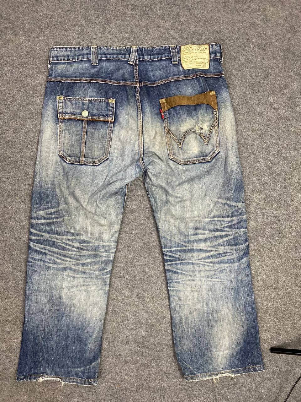 image of Vintage Edwin Blue Trip Distressed Denim Nice Design in Light Blue, Men's (Size 43)