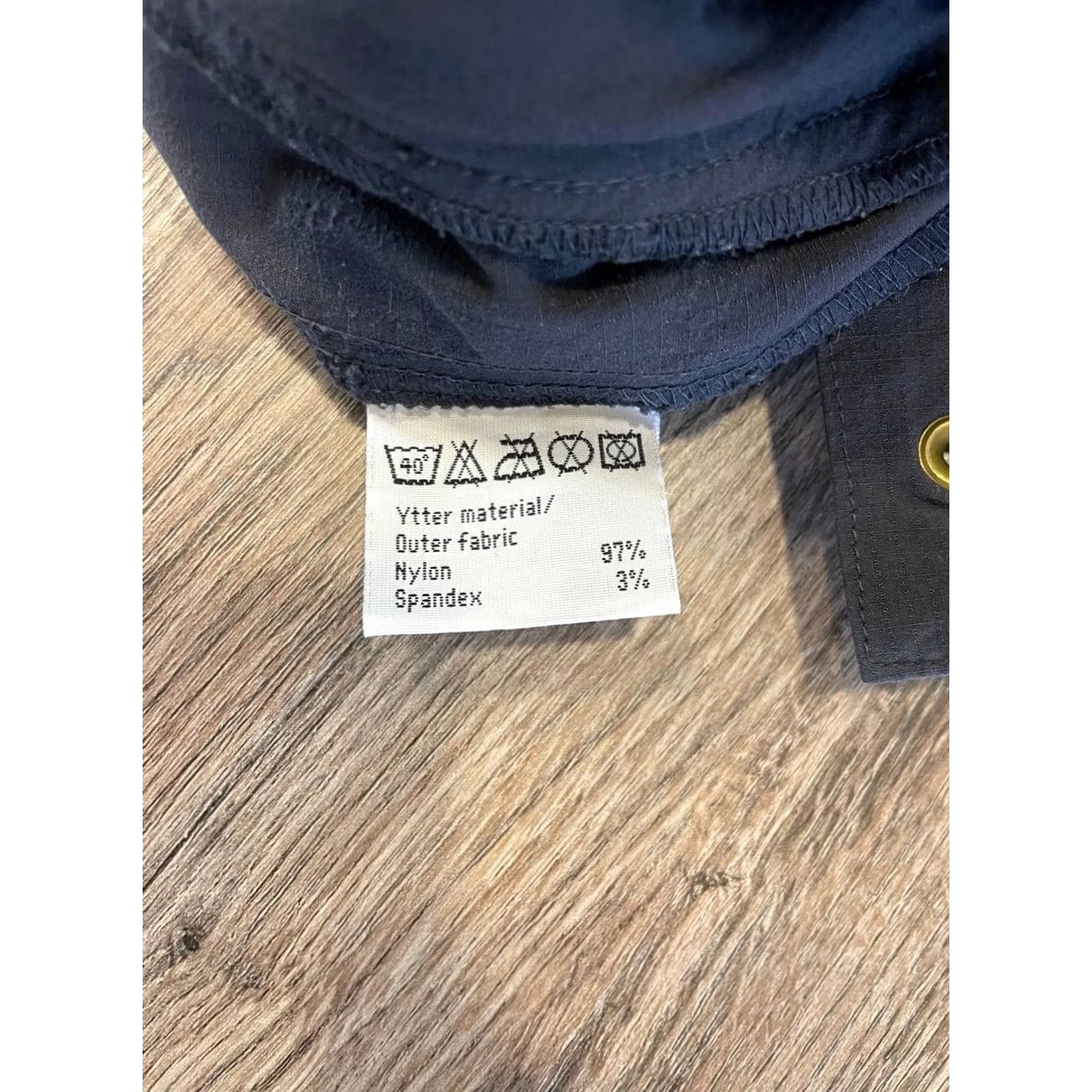 Vintage Fjällräven Men Track Pants Size 36 Gray Nylon Belt Loop Outdoor Trouser Pants Regular Gray 90s Modern Men Adjustable Waist Pocket Mens Size US 36 / EU 52 - 7 Thumbnail