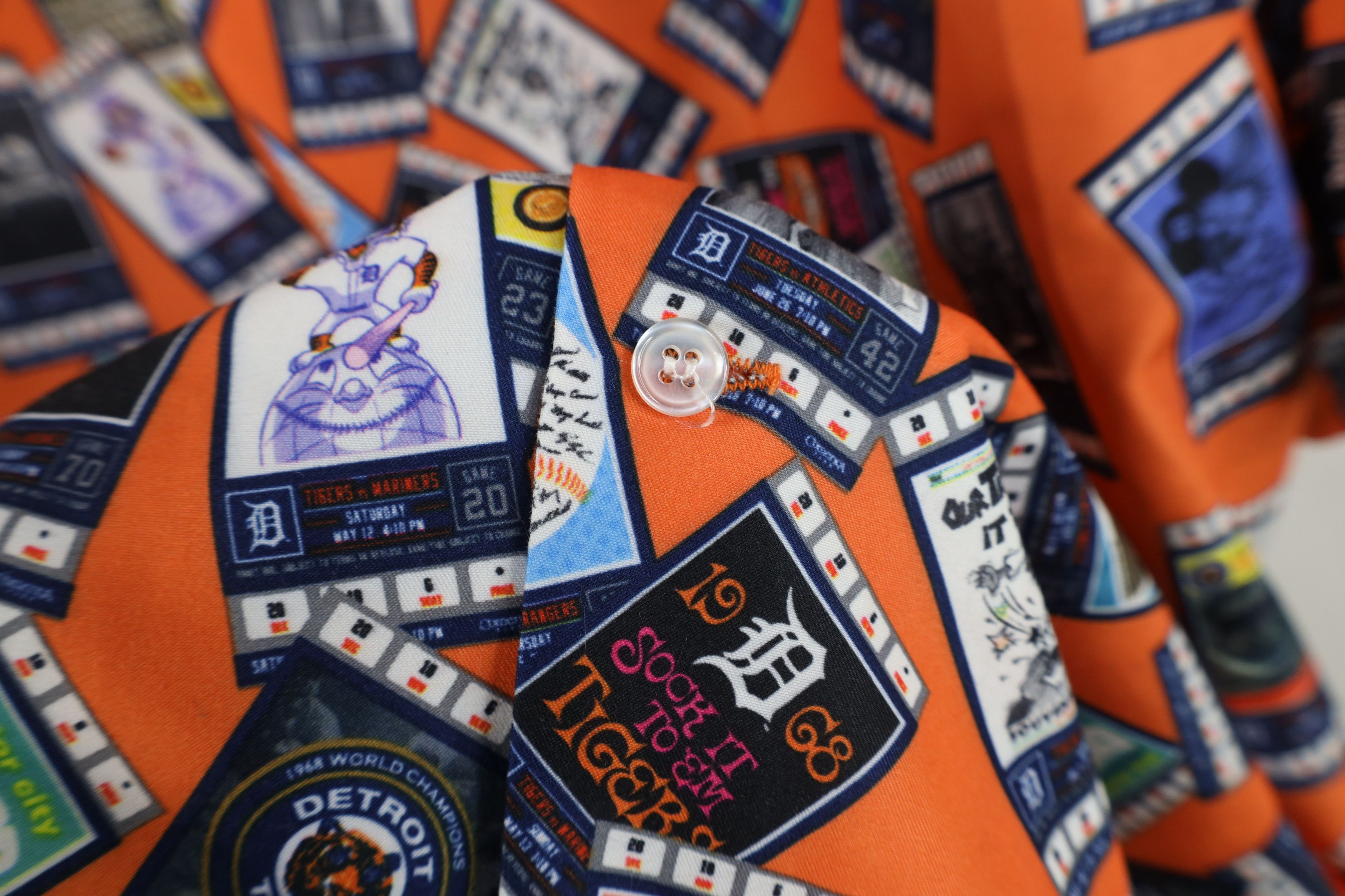 Vintage Vintage Detroit Tigers Baseball All Over Print Button Shirt Size US XXL / EU 58 / 5 - 5 Thumbnail