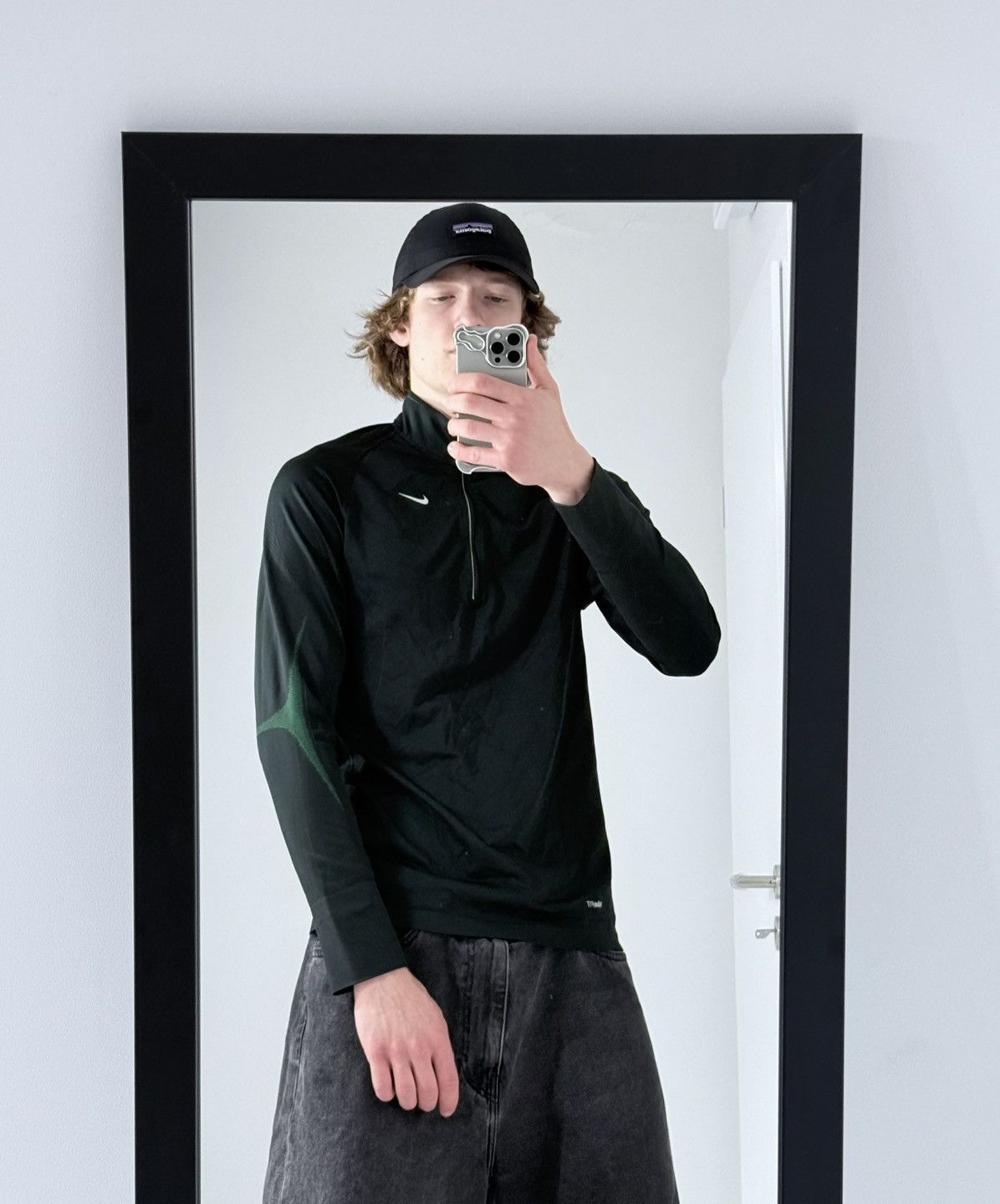 Nike Vintage Nike y2k streetwear turtleneck avantgarde sweater Size US L / EU 52-54 / 3 - 1 Thumbnail