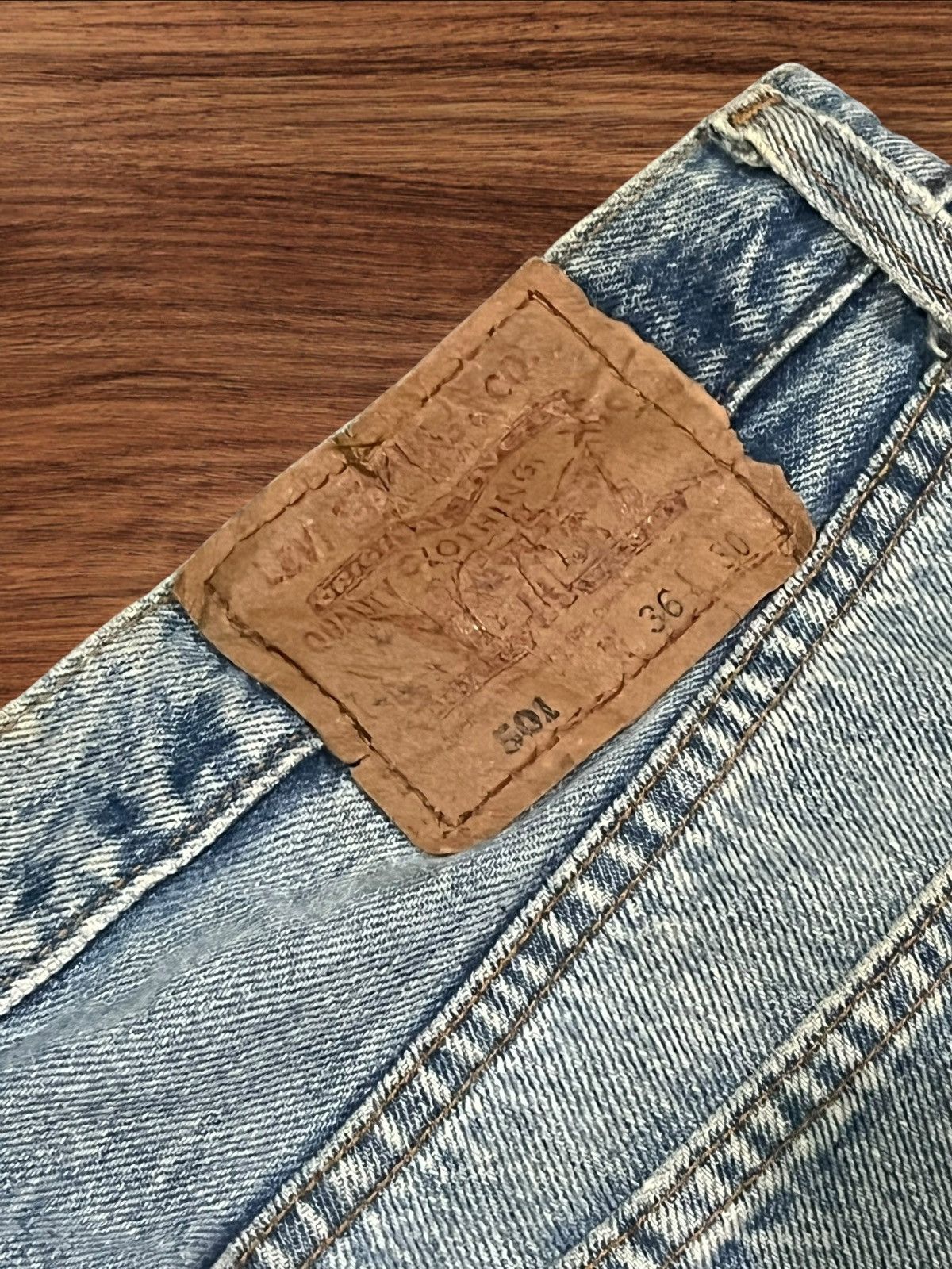Levi's Vintage 90s Levi’s 501 Blue Wash Button Fly Distressed Jeans Size US 36 / EU 52 - 10 Thumbnail