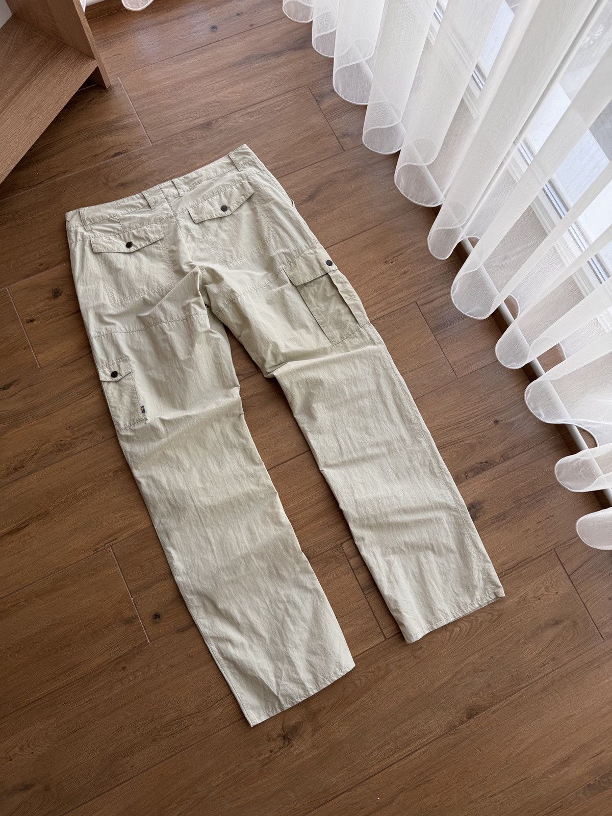 Fjallraven × Vintage Vintage Fjallraven Beige Nylon Cargo Lightweight Pants Size US 34 / EU 50 - 10 Thumbnail
