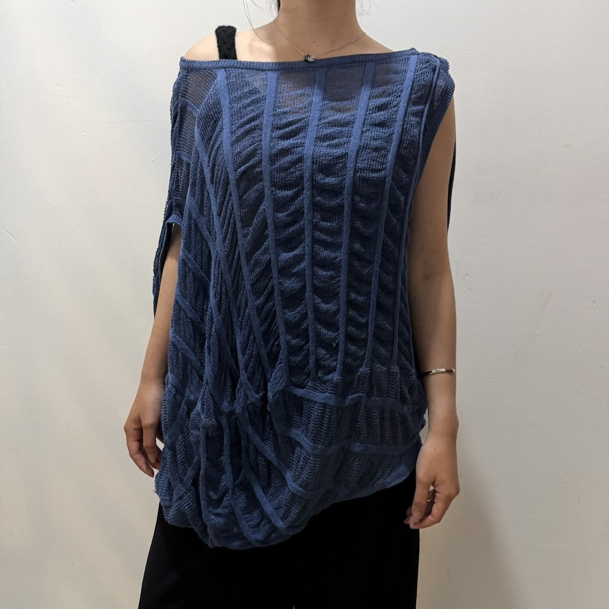 DKNY 2000s DKNY Asymmetrical Oversized Drape Knit Top Size US XS / EU 42 / 0 - 1 Thumbnail