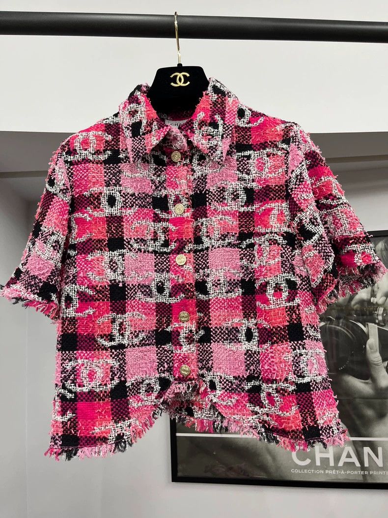 Chanel Chanel Series pink tweed plaid short sleeves Size XS / US 0-2 / IT 36-38 - 1 Thumbnail
