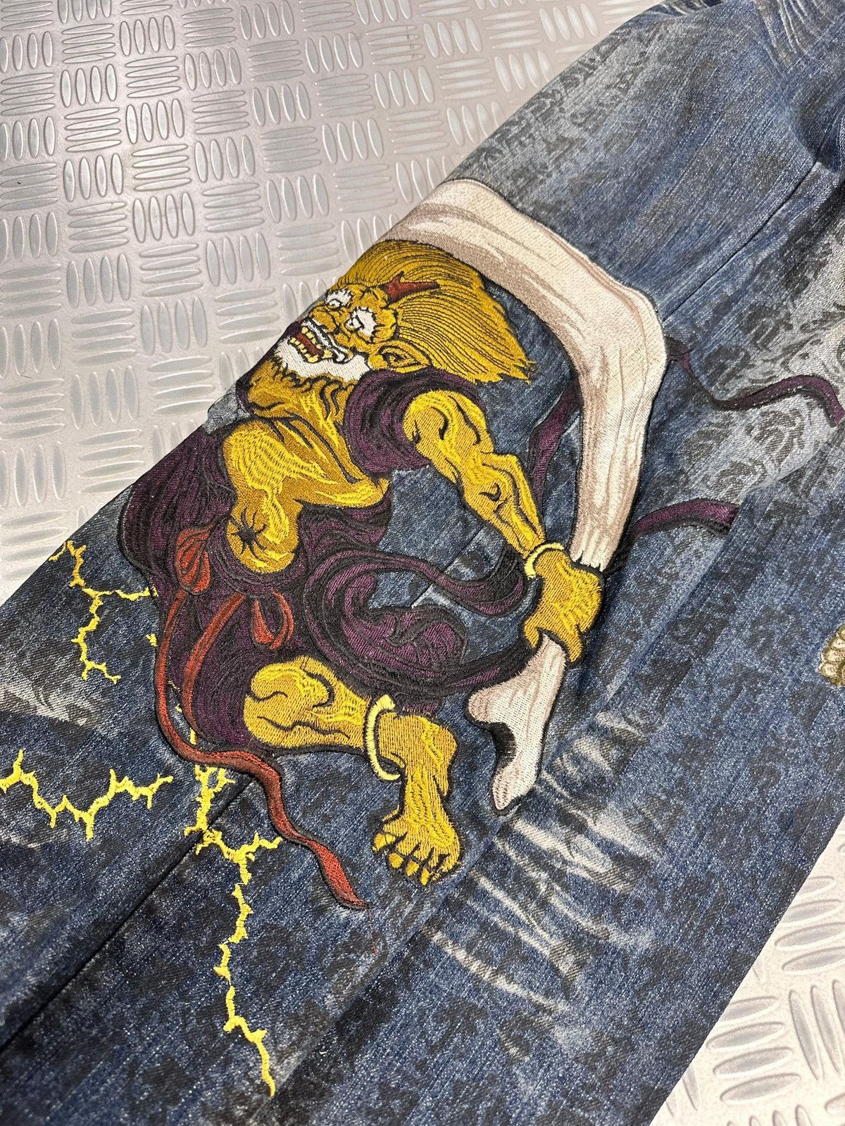 If Six Was Nine × Japanese Brand × Vintage Karakuri tamashi jeans vintage sukajan souvenir embroidered Size US 36 / EU 52 - 5 Thumbnail