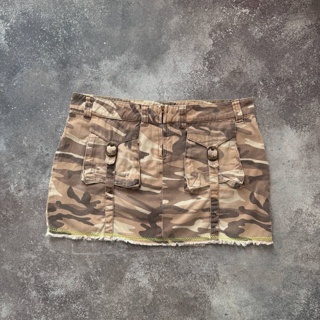 Hysteric Glamour 2000’s Vintage Camo Grunge Y2K Mini Skirt Size 30" / US 8 / IT 44 - 1 Thumbnail
