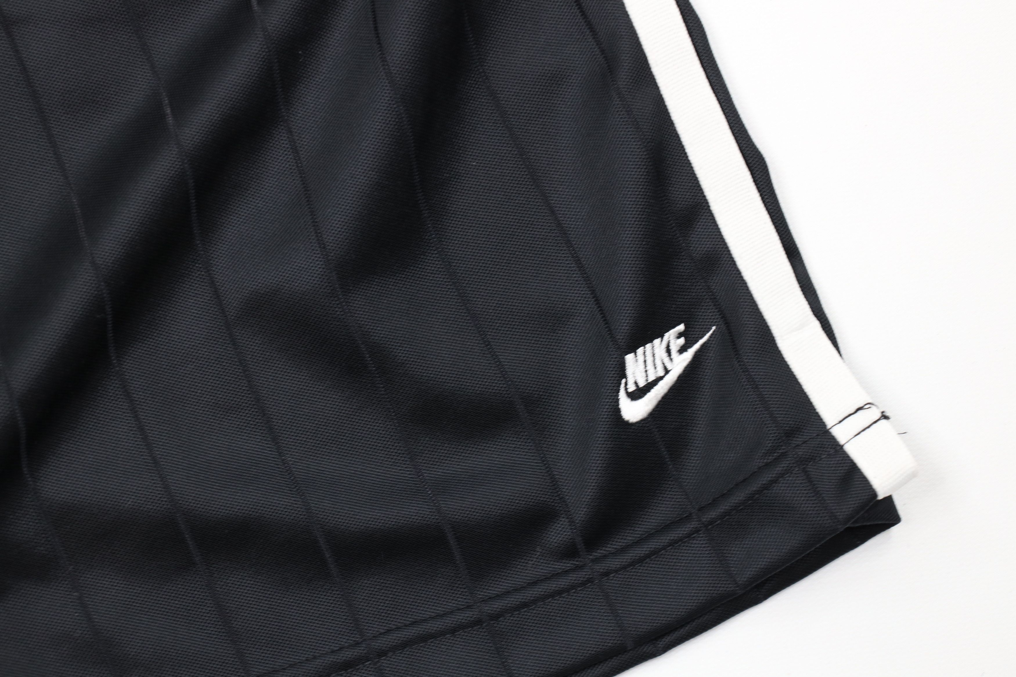 Nike Vintage Y2K Nike Scott Mini Swoosh Pinstriped Shorts Black Size US 36 / EU 52 - 6 Thumbnail