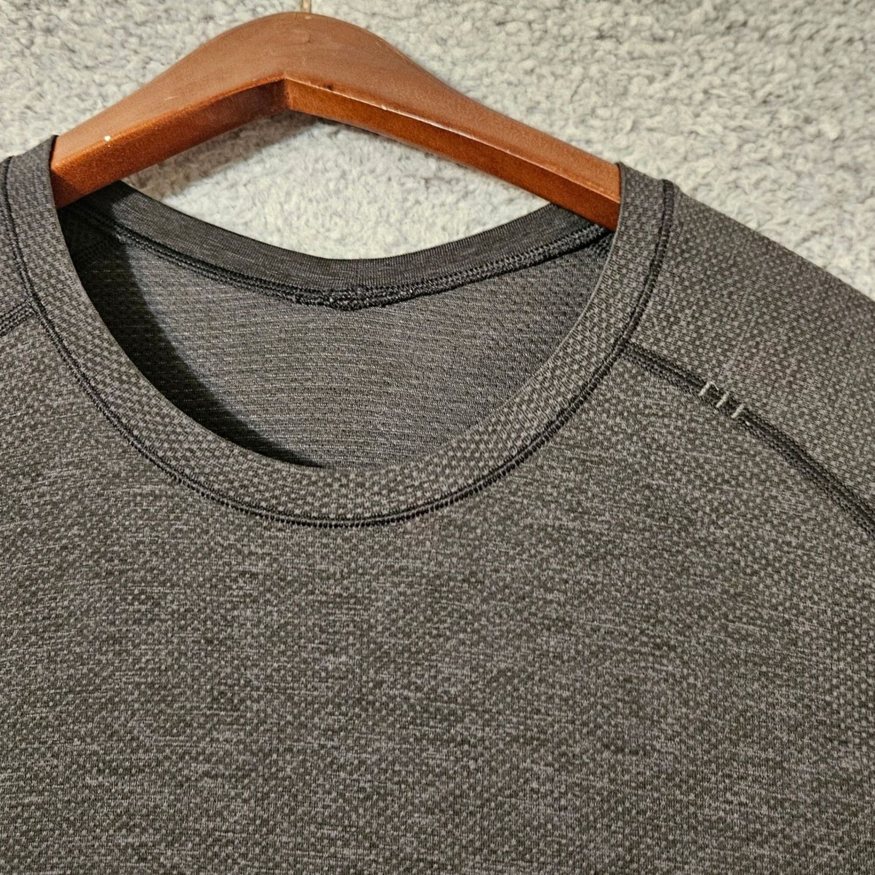 Lululemon Lululemon Shirt Men's Medium Black LS Breathe Tech T Lightweight Gym Size US M / EU 48-50 / 2 - 3 Thumbnail