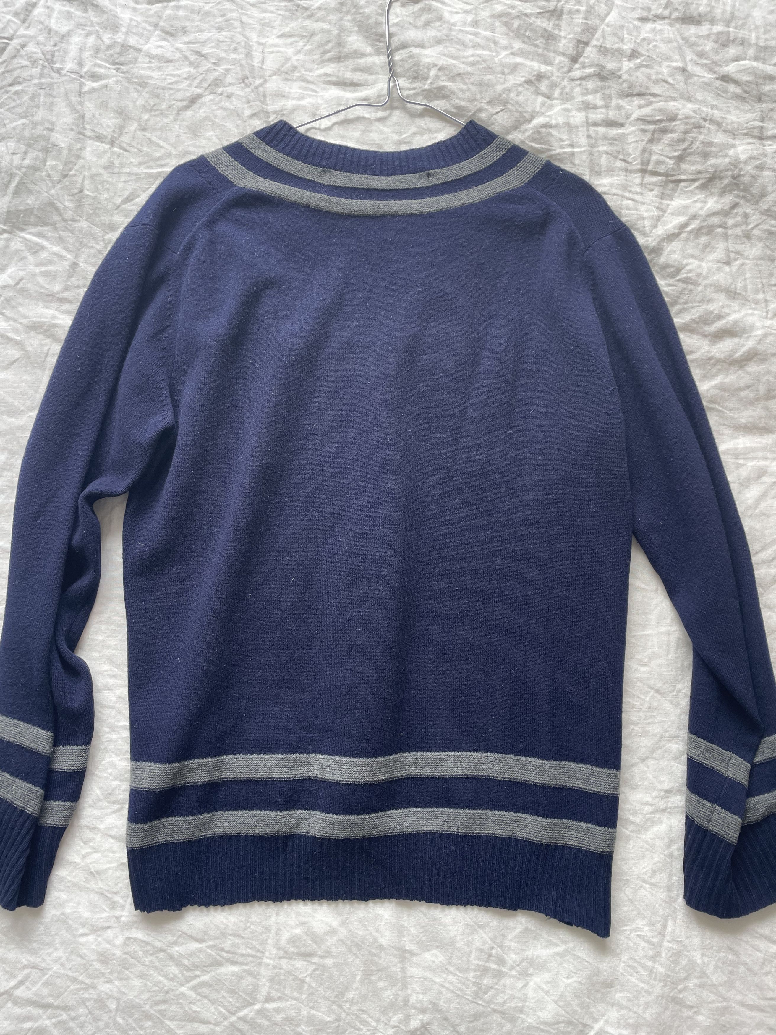 Comme des Garcons Comme des Garçons AD2013 Wool V-Neck Knit Size US M / EU 48-50 / 2 - 3 Thumbnail