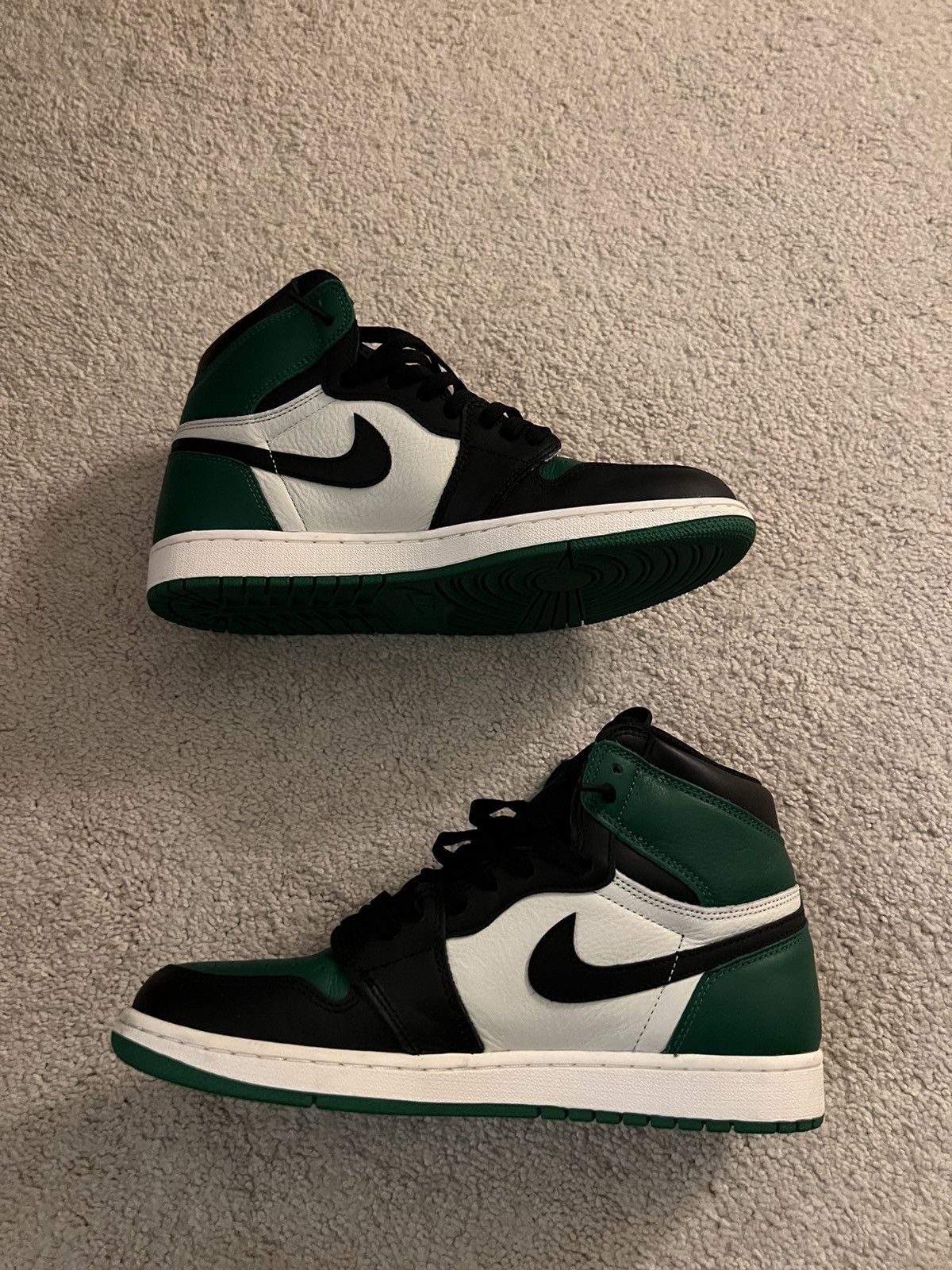 Nike Pine green jordan 1 Size US 10.5 / EU 43-44 - 2 Thumbnail
