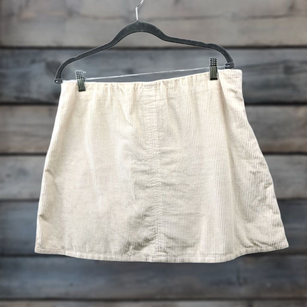 American Eagle Outfitters American Eagle Outfitters Skirt Corduroy Mini L Ivory Cream Women Short Size L Size 36" / US 14 / IT 50 - 1 Thumbnail