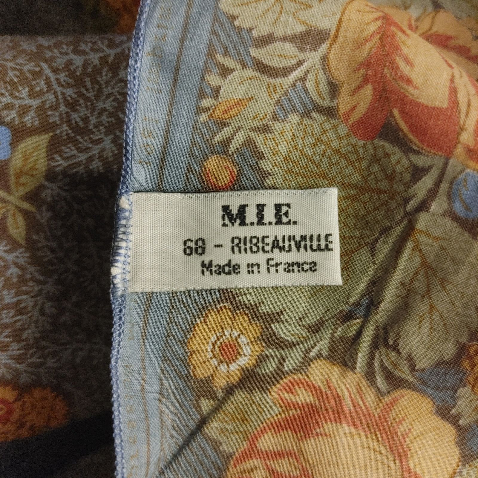 Other M.I.E 68 Ribeauville France VTG 38" Square Floral TableCloth Size ONE SIZE - 2 Thumbnail