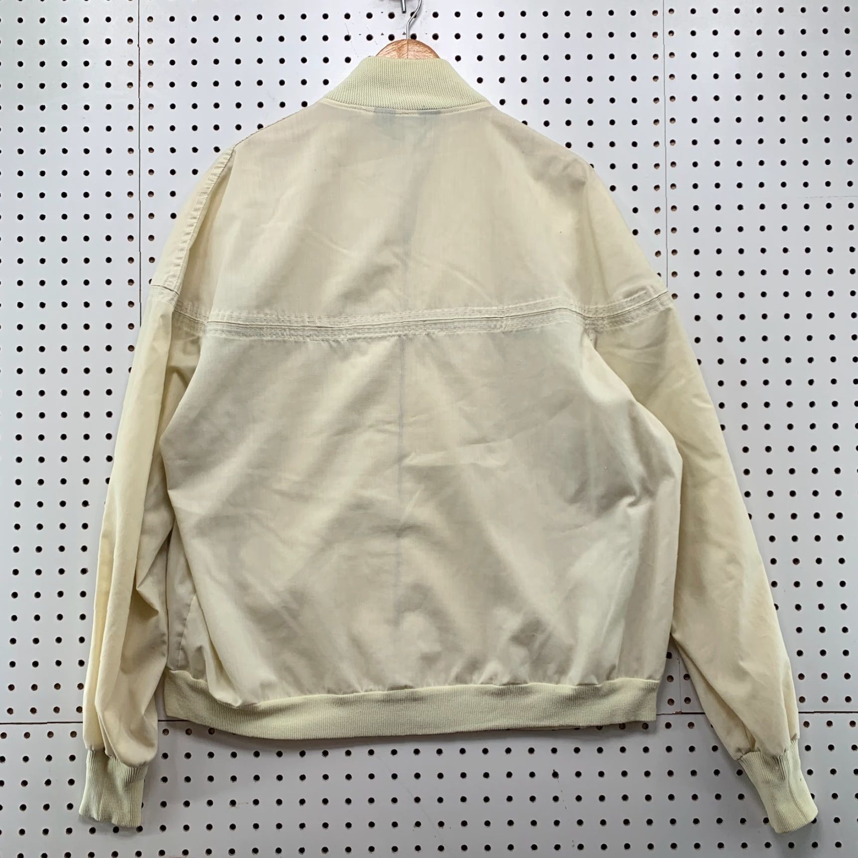 Penn VINTAGE J. C. Penney Lightweight Bomber Jacket Mens XL Ivory 70s Zipper Made USA 25x27 Mens Clothing Size US XL / EU 56 / 4 - 2 Thumbnail