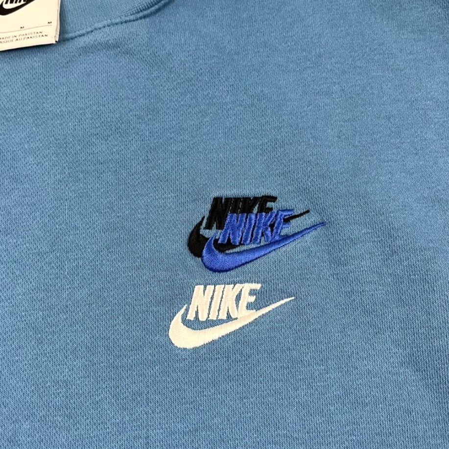 Nike Nike Sweatshirt Mens Medium Dutch Blue Crewneck Sport Essentials Embroidered Size US M / EU 48-50 / 2 - 3 Thumbnail