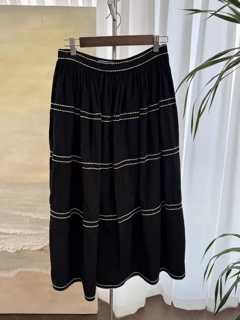 Prada Prada Long black skirt Size 27" / US 4 / IT 40 - 1 Thumbnail