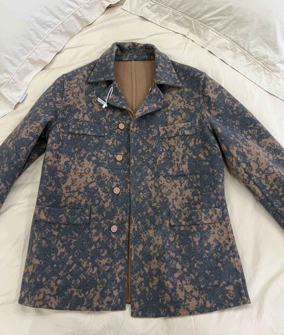 Louis Vuitton Louis Vuitton Brown wool reversible jacket with full-print Size US M / EU 48-50 / 2 - 1 Thumbnail