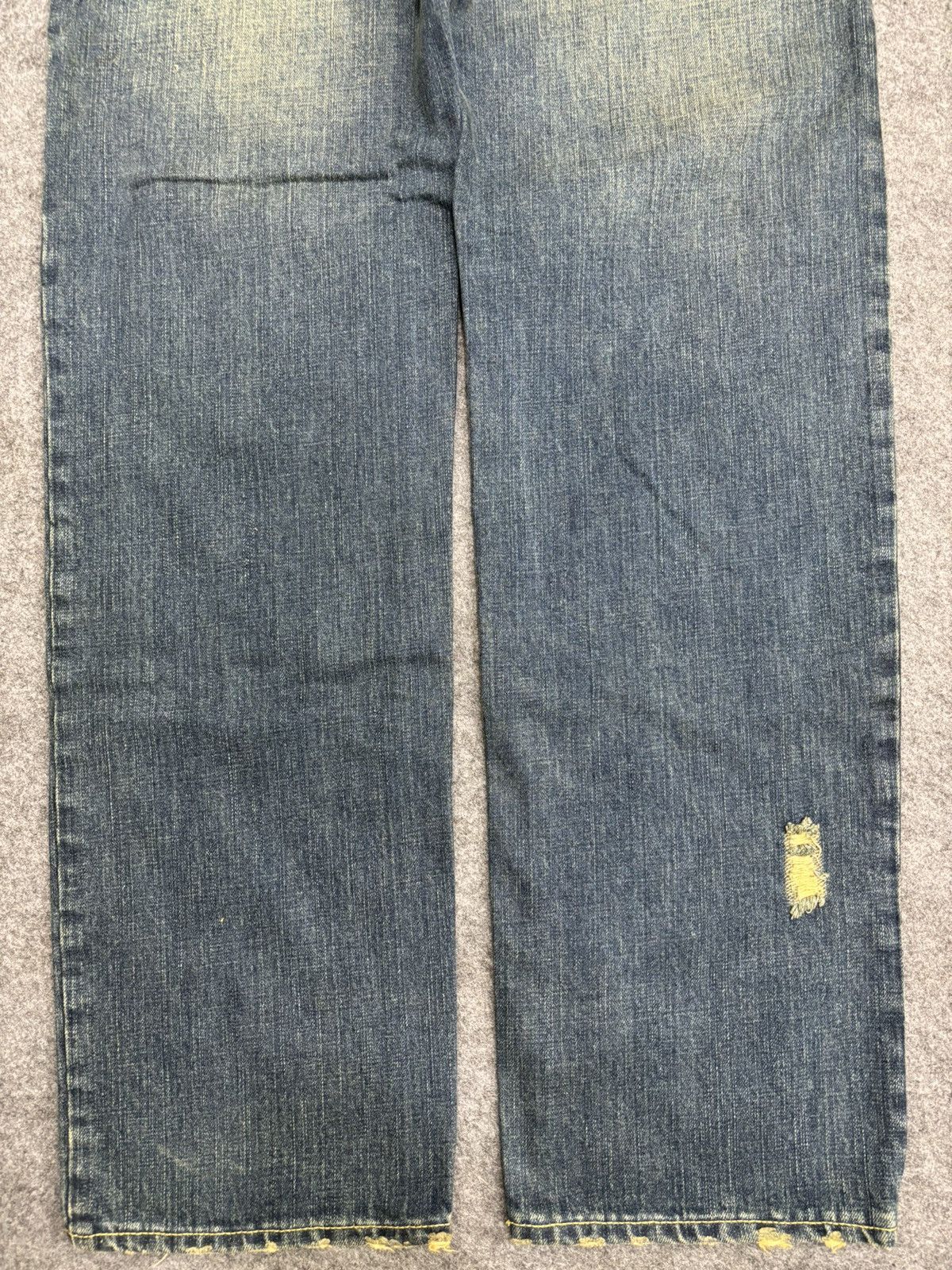 Japanese Brand 💥KARAKURI TAMASHI Koi Fish Embroided Distressed Denim F551 Size US 31 - 16 Thumbnail