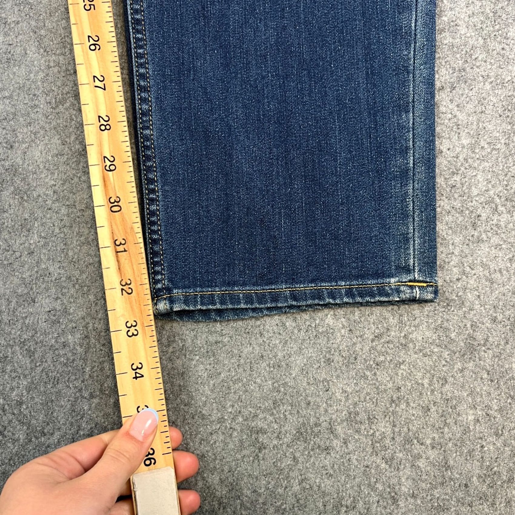 Lee Lee Rider Jeans Slim Straight 38 32 Medium Wash Blue Whiskers Zip Fly BNWTS Mens Jeans Slim Blue 5-Pocket Design Vintage? No Size US 38 / EU 54 - 4 Thumbnail