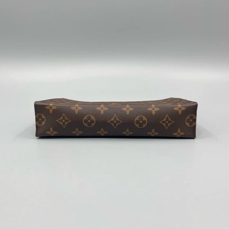 Louis Vuitton Louis Vuitton Classic Makeup Pouch-2506 Size ONE SIZE - 3 Thumbnail
