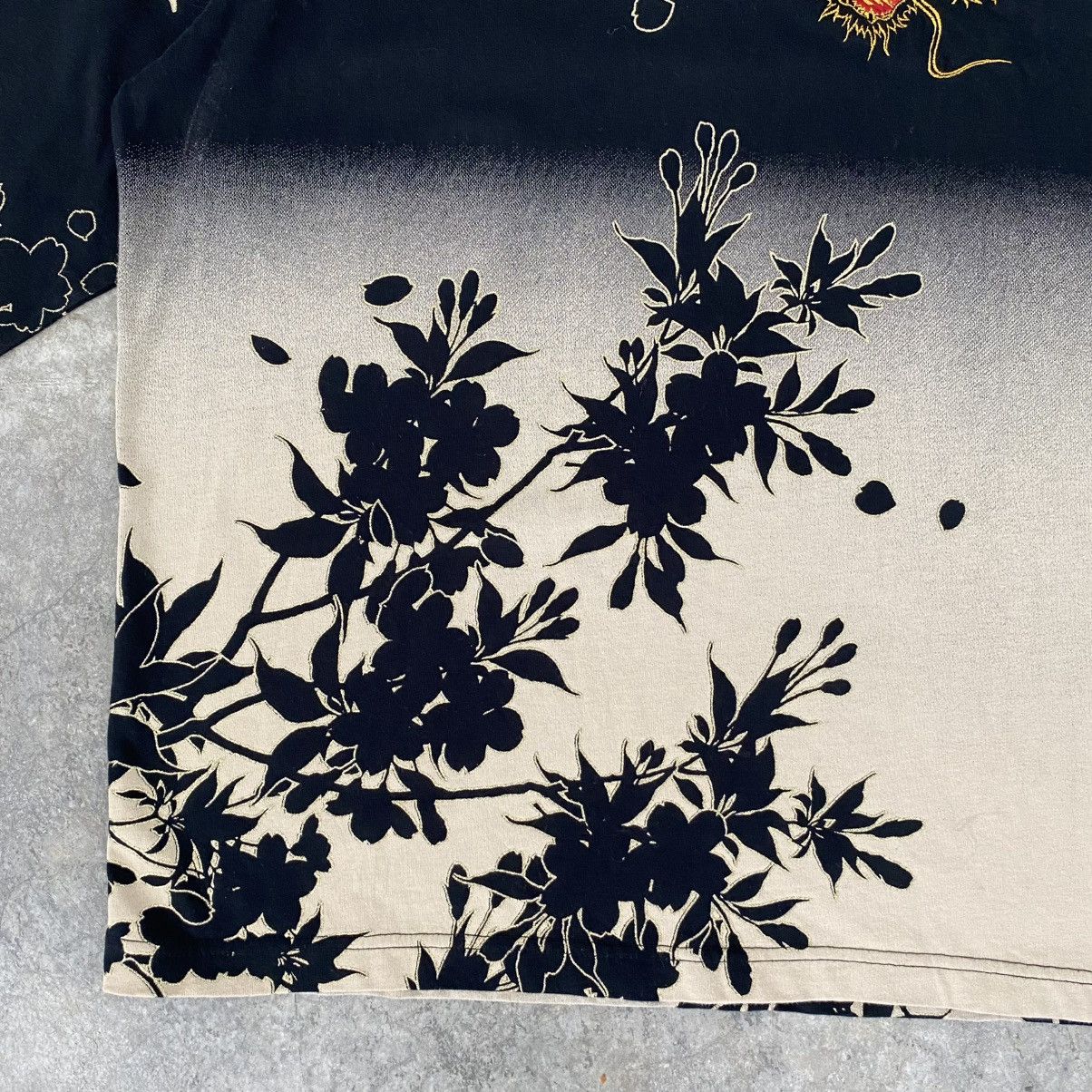 Karakuri Tamashii Karakuri Tamashii Wagara Dragon Sakura Fans Embroidered Tee Size US XL / EU 56 / 4 - 4 Thumbnail
