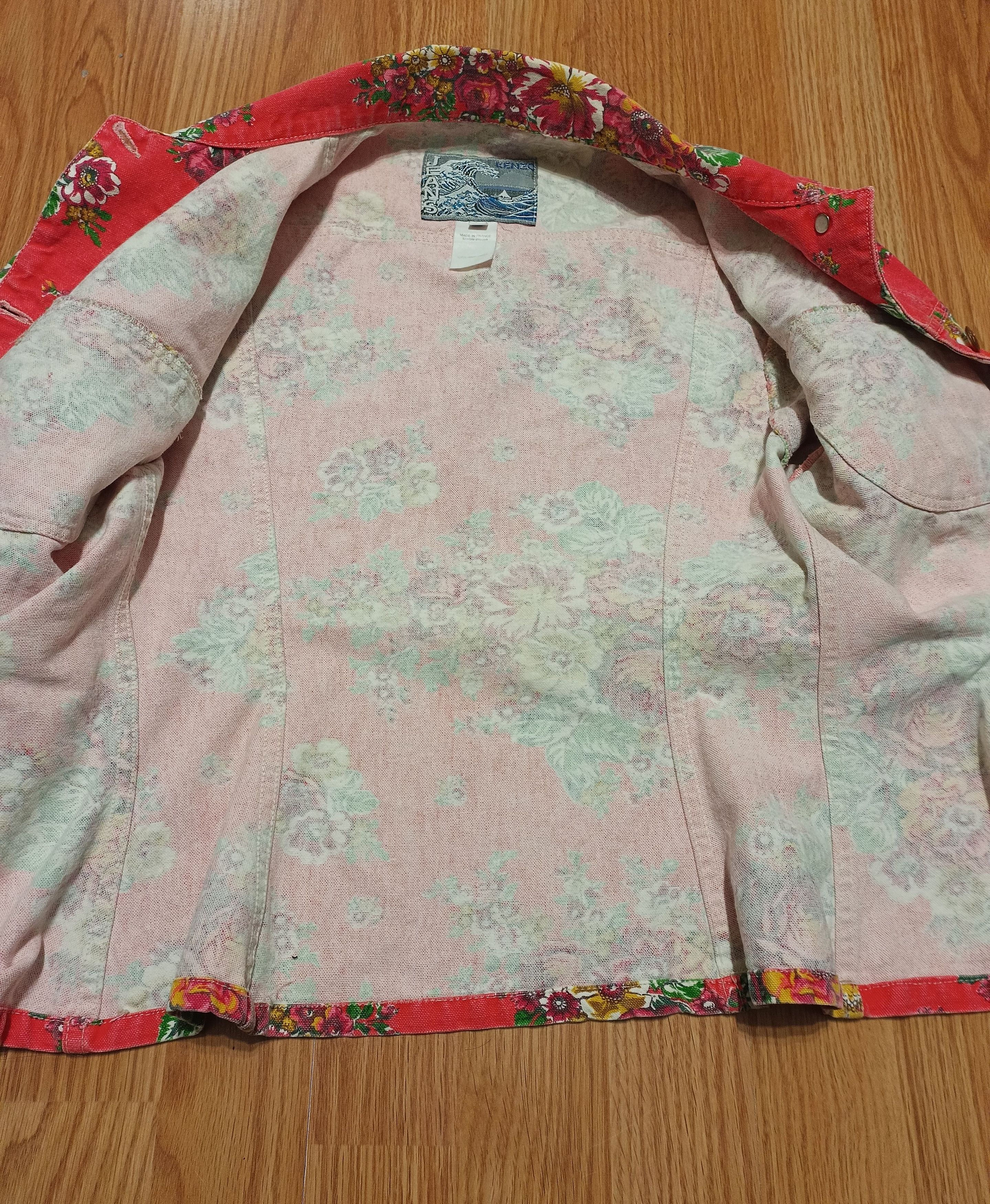 Kenzo × Vintage KENZO Jeans Vintage 90s Red Flower Print Denim Jacket Size L / US 10 / IT 46 - 7 Thumbnail