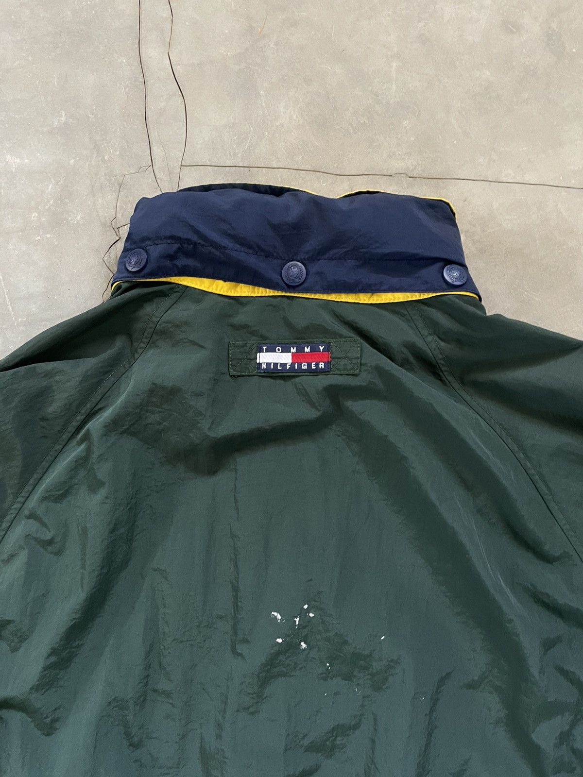 Tommy Hilfiger Vintage Tommy Hilfiger Spell Out Sleeve Sailing Windbreaker Size US XL / EU 56 / 4 - 14 Thumbnail