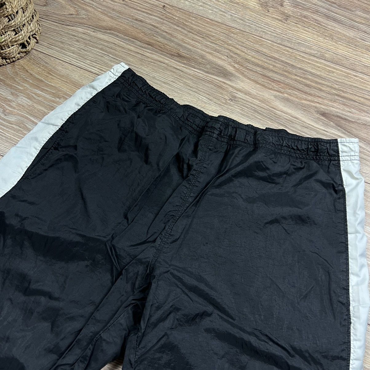 Nike 90s Nike Embroidered Logo Vintage Y2K Parachute Nylon Pants Size US 34 / EU 50 - 8 Thumbnail