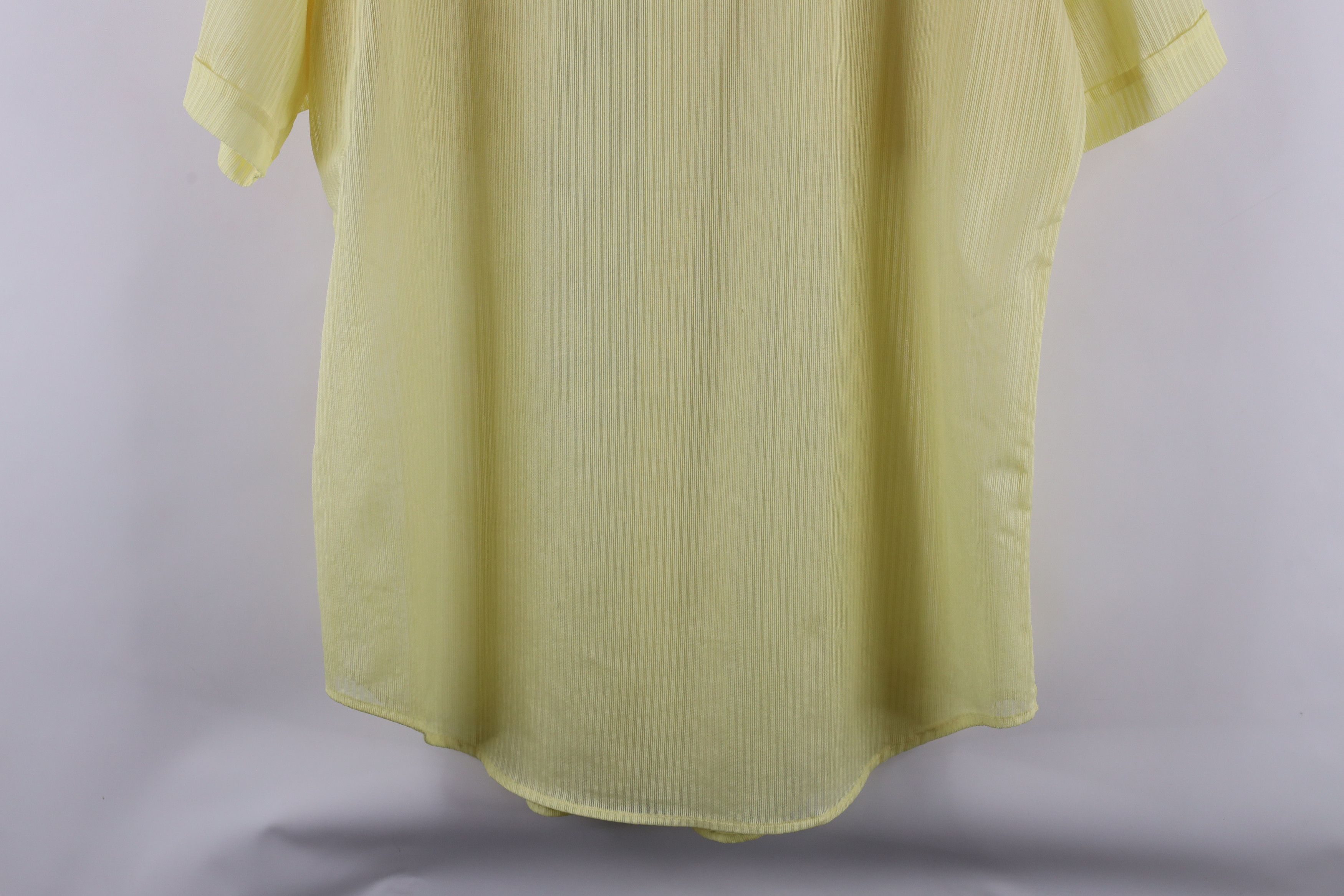 Vintage Vintage 70s Streetwear Knit Short Sleeve Button Shirt Size US L / EU 52-54 / 3 - 11 Thumbnail