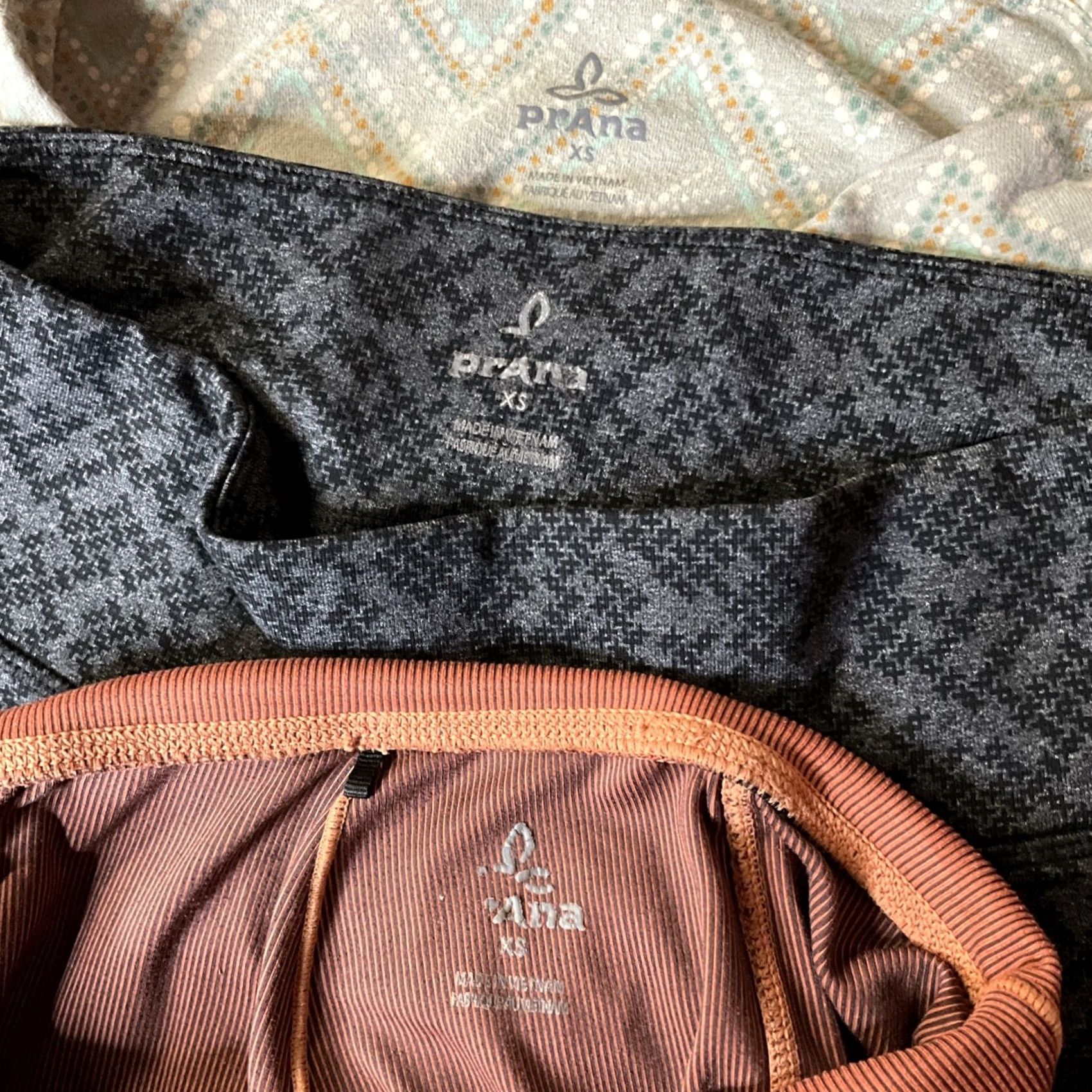Prana VINTAGE Prana Leggings Womens XS Lot of 3 Athletic Running Workout Yoga Black Gray Short Ankle Stretch Womens Size 26" / US 2 / IT 38 - 5 Thumbnail